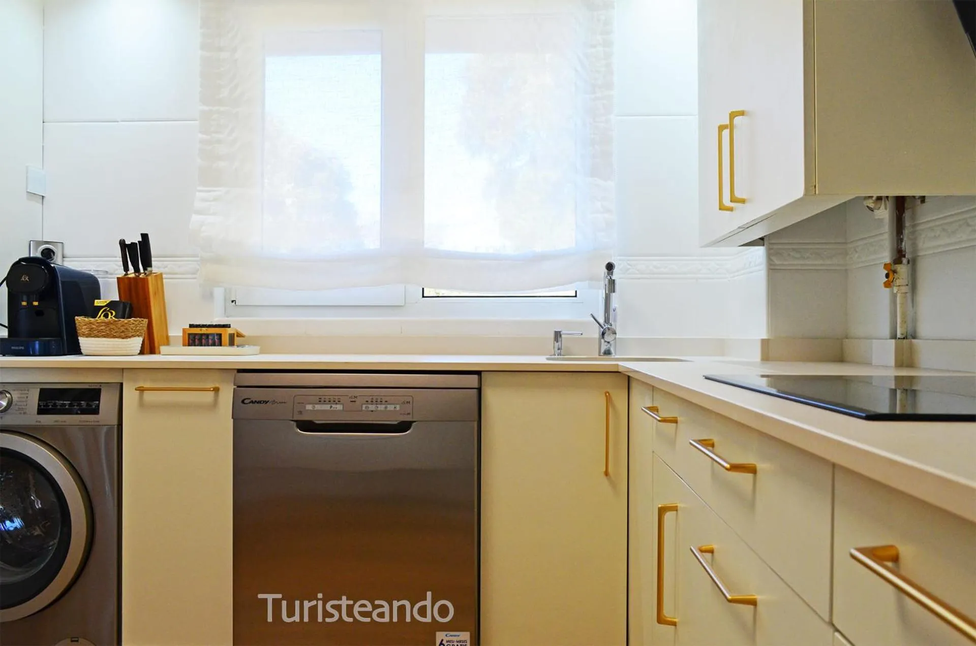 Kitchen or kitchenette in Dúplex ANANDA, vistas impresionantes con parking y piscina comunitaria