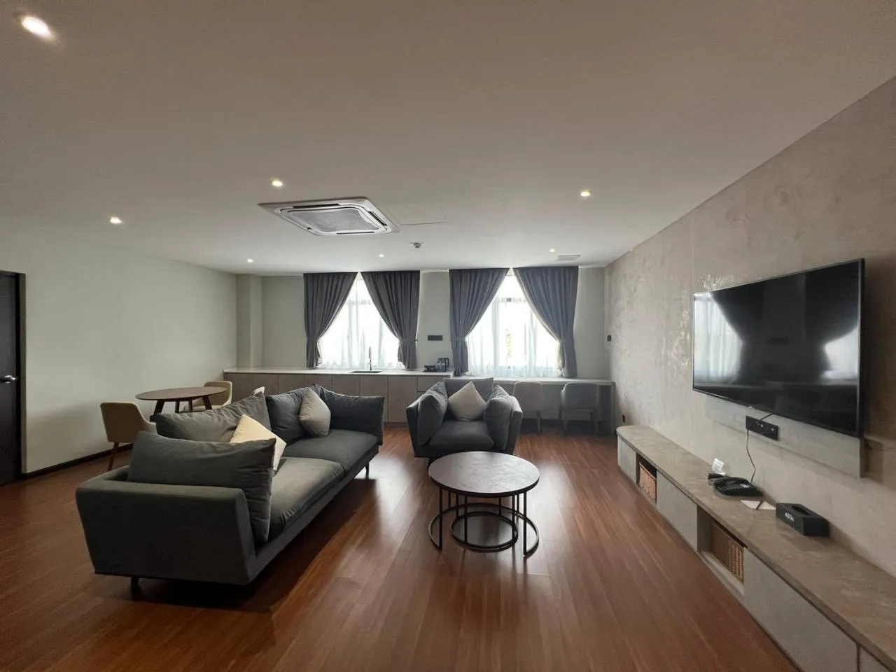 Living room in ALL IN HOTEL