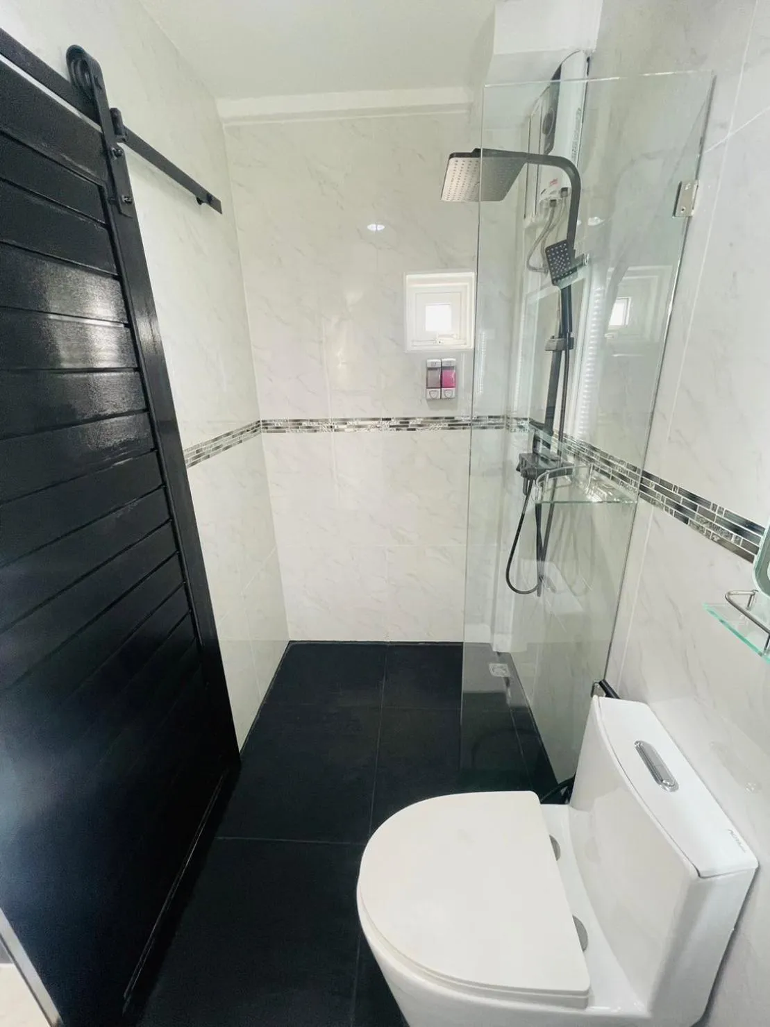Shower in Thonglor Suites Hotel
