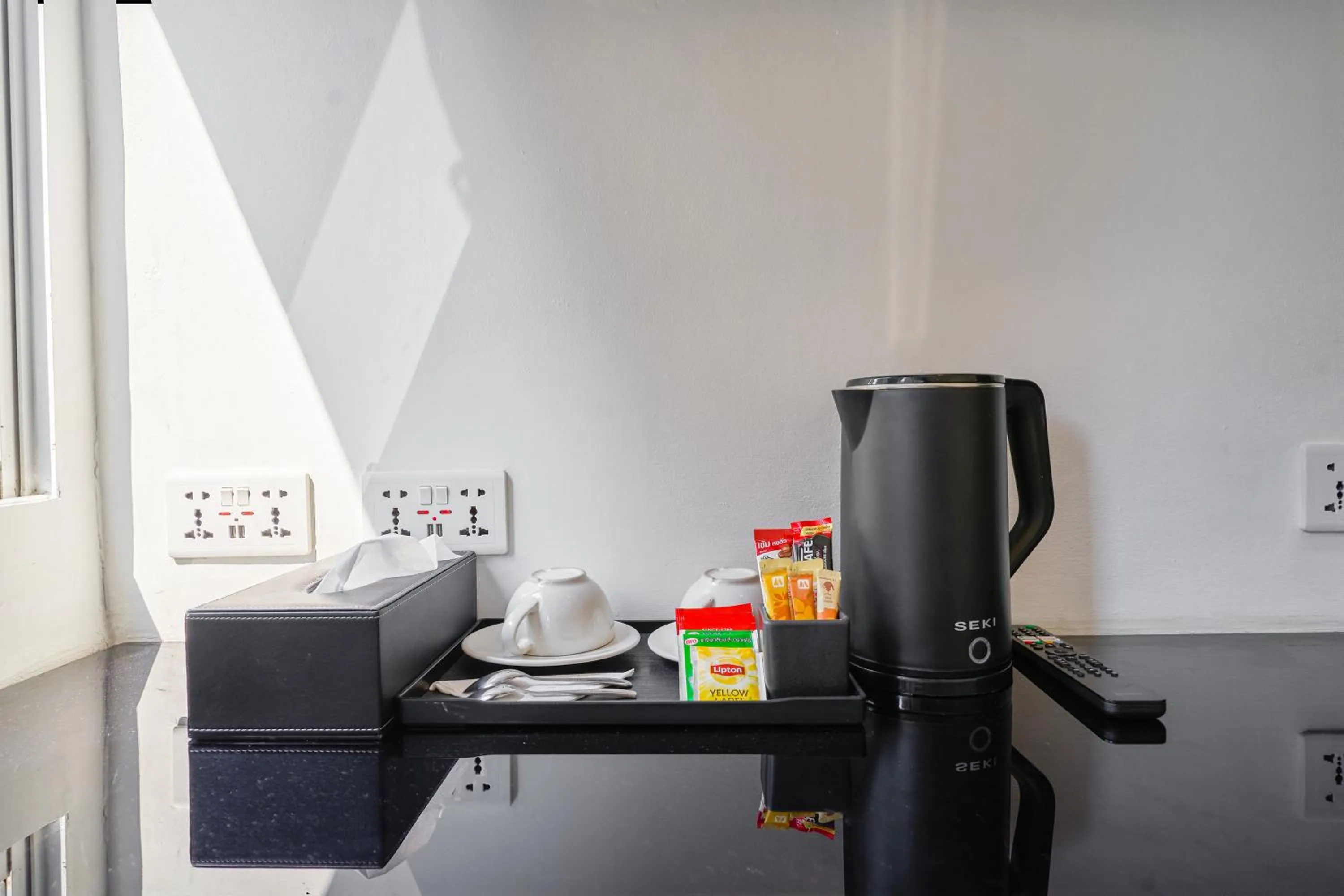 Coffee/tea facilities in Thonglor Suites Hotel