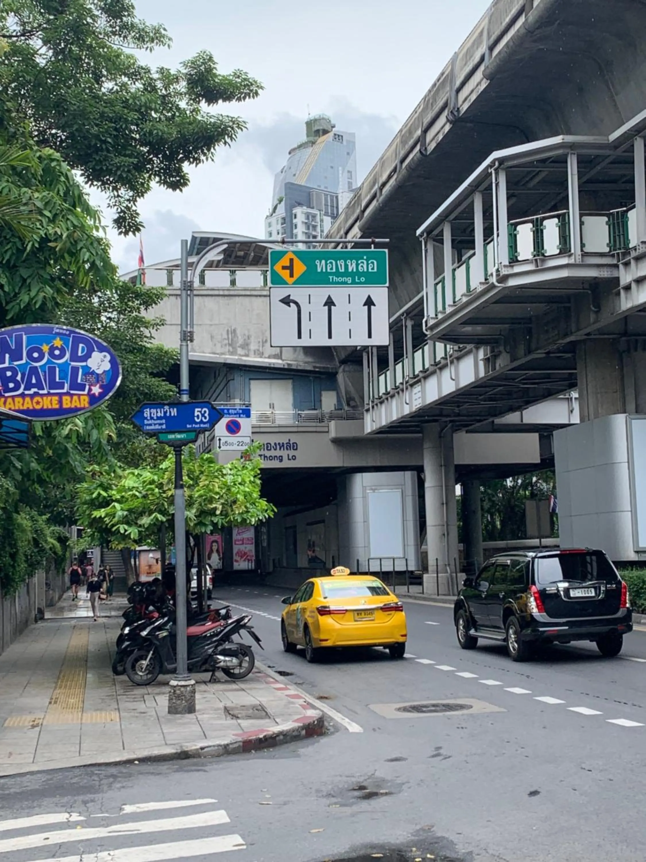 Day in Thonglor Suites Hotel