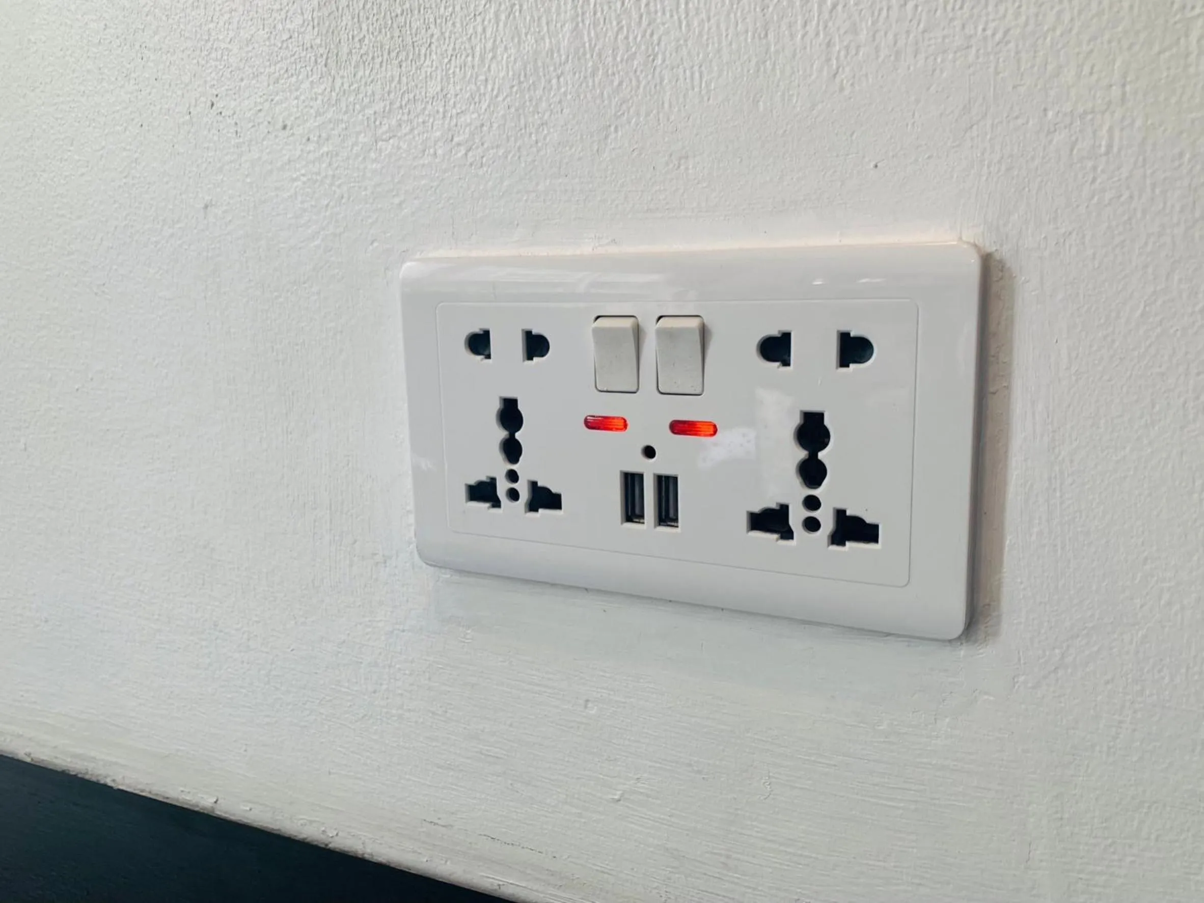 hair dresser in Thonglor Suites Hotel