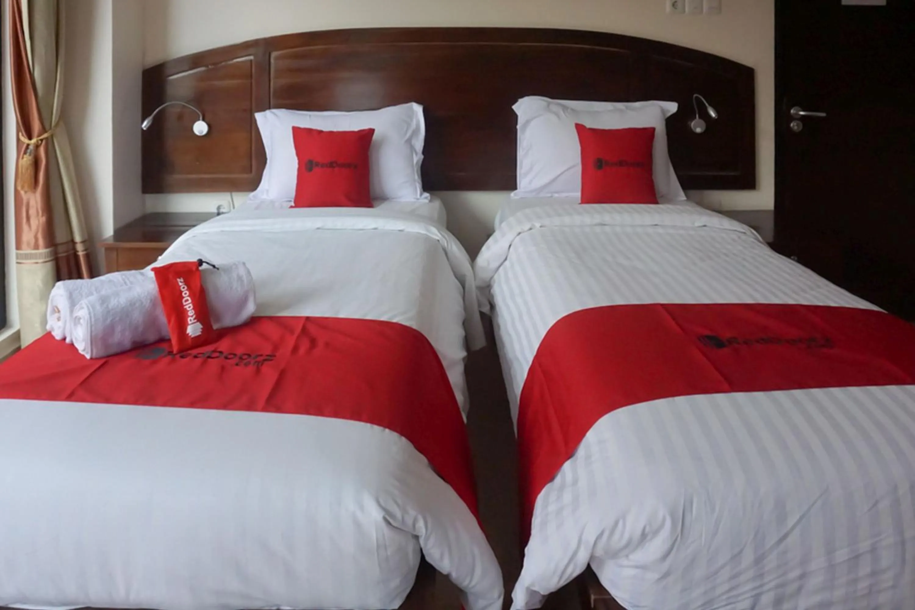 Bedroom in RedDoorz near Londa Toraja