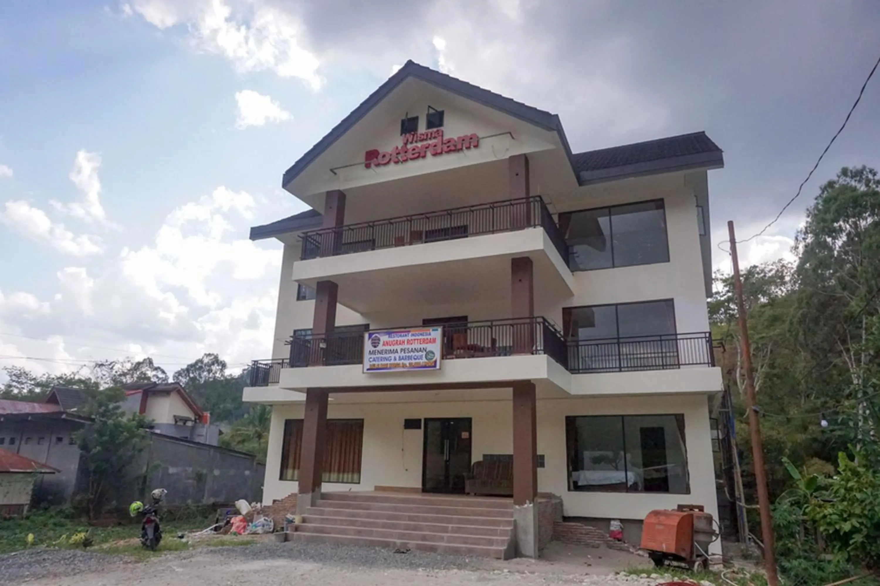 Property building in RedDoorz near Londa Toraja