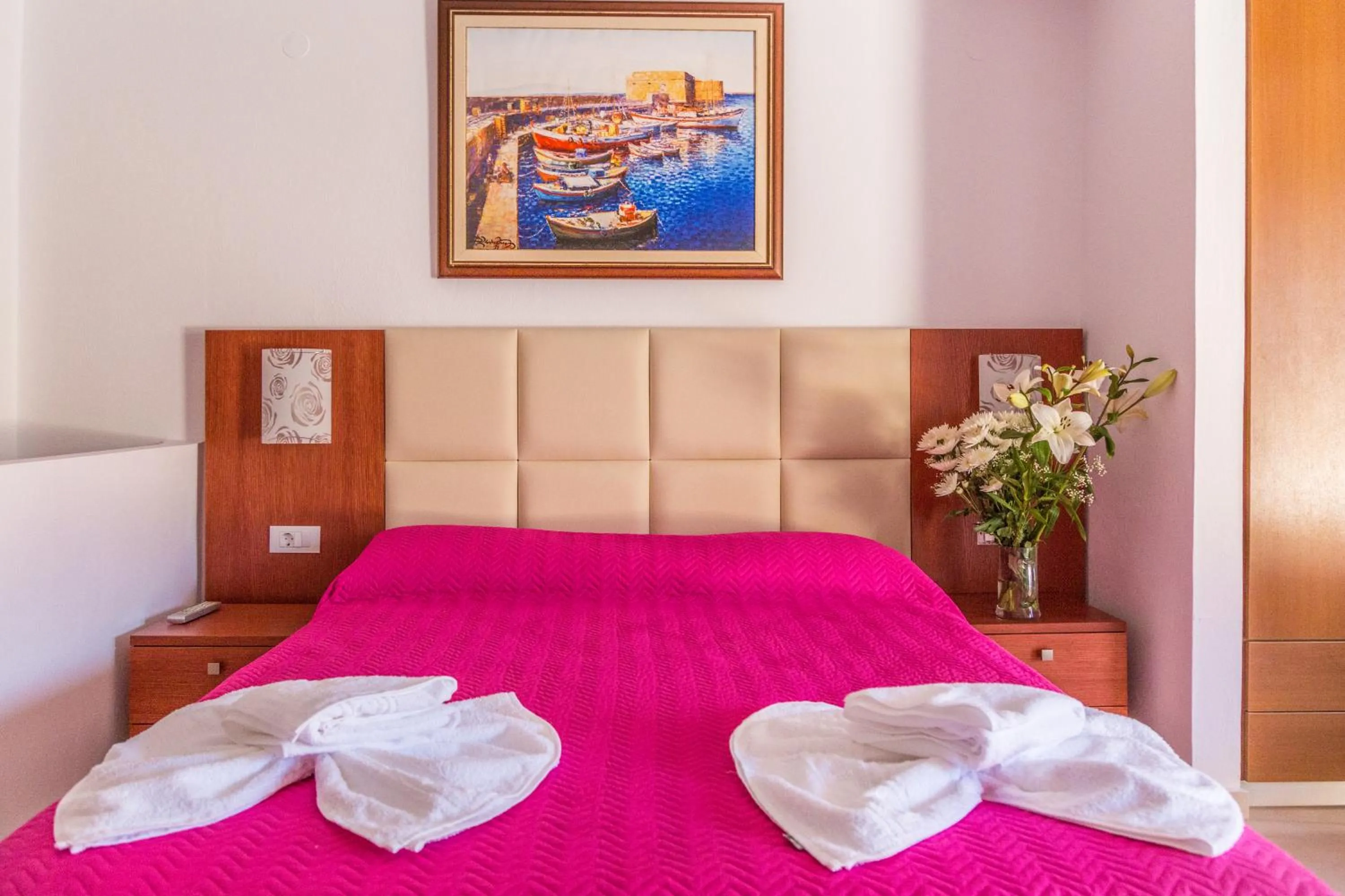 Bedroom, Bed in Mariamare apts