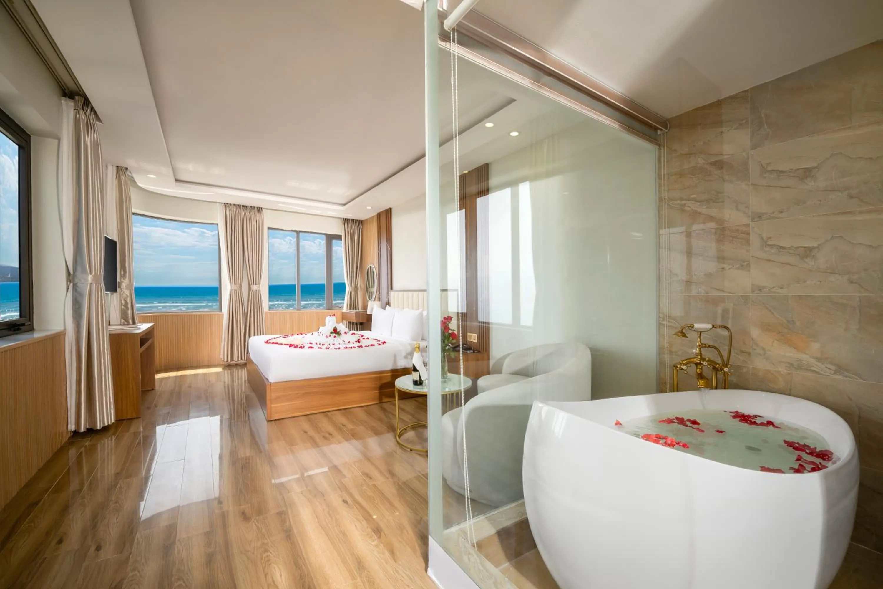 Photo of the whole room, Bed in 7 Seven Sea Hotel