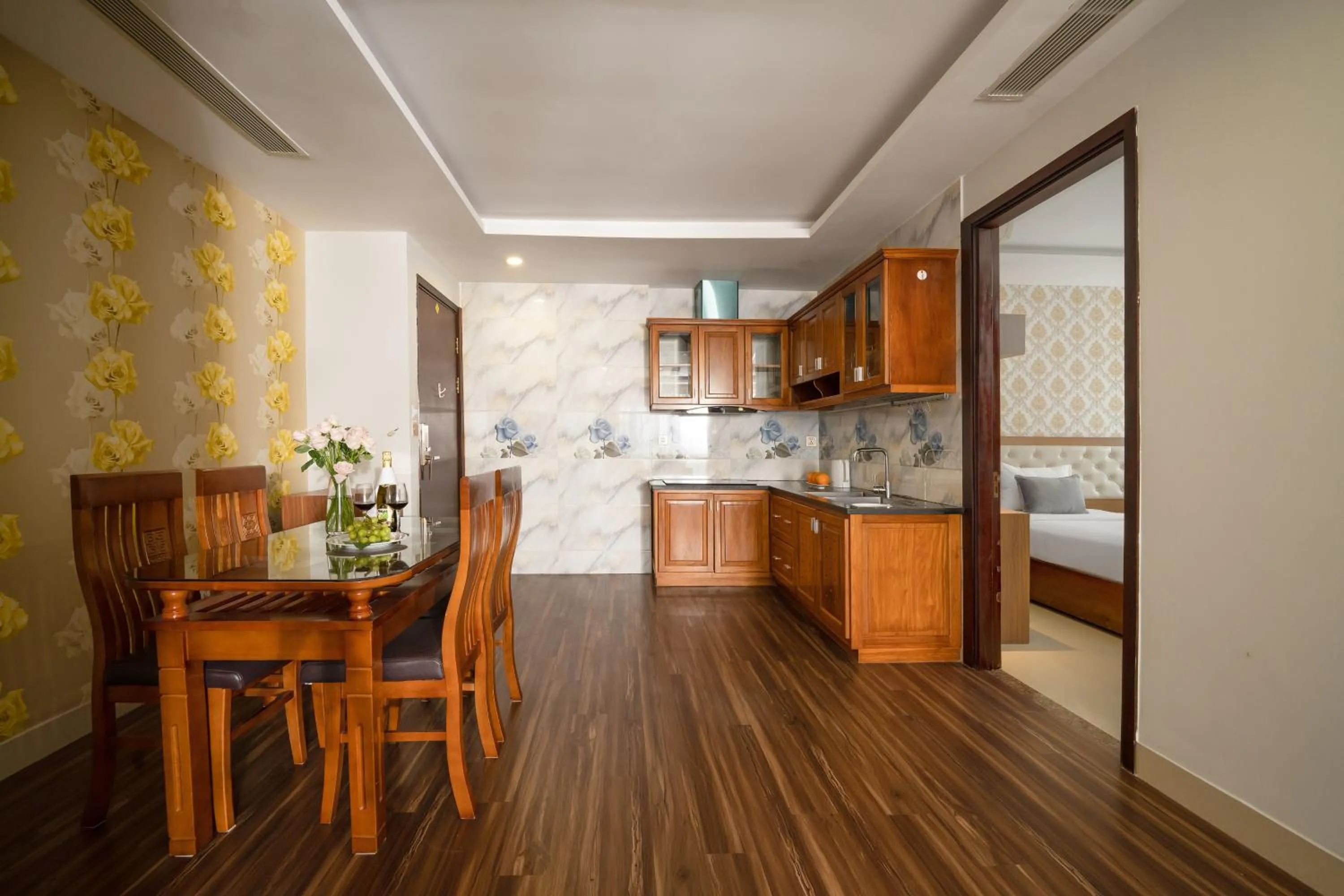 Kitchen or kitchenette in 7 Seven Sea Hotel