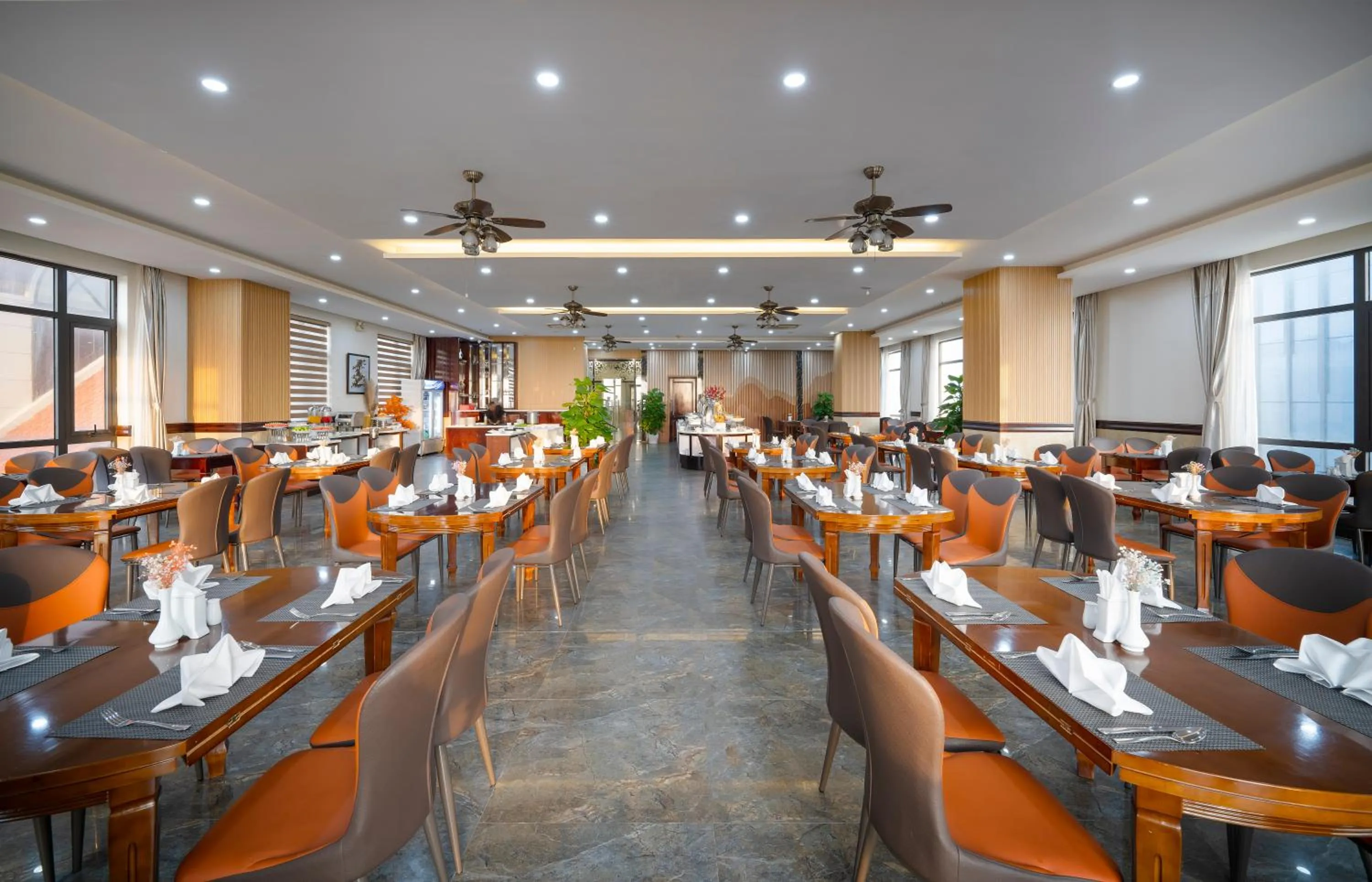 Restaurant/places to eat in 7 Seven Sea Hotel