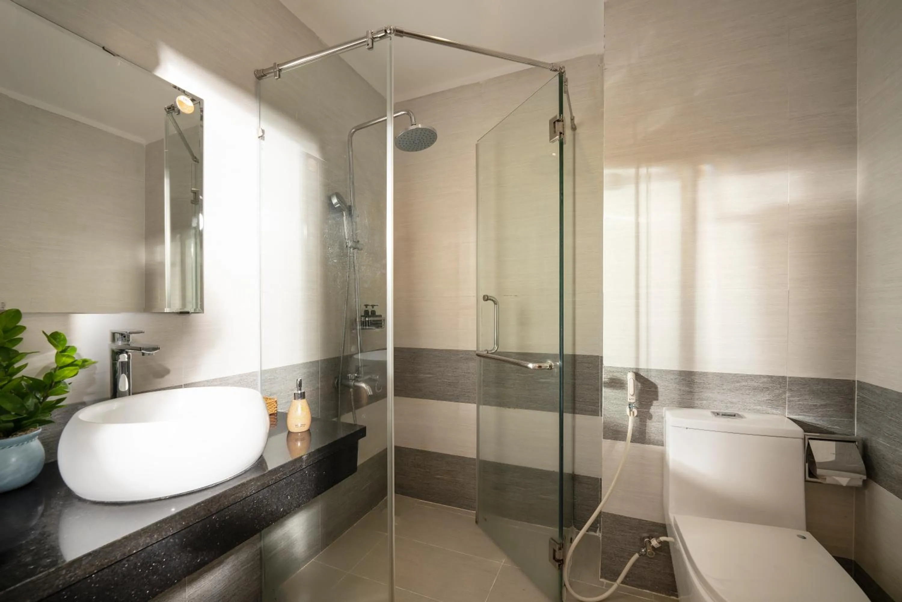 Shower in 7 Seven Sea Hotel