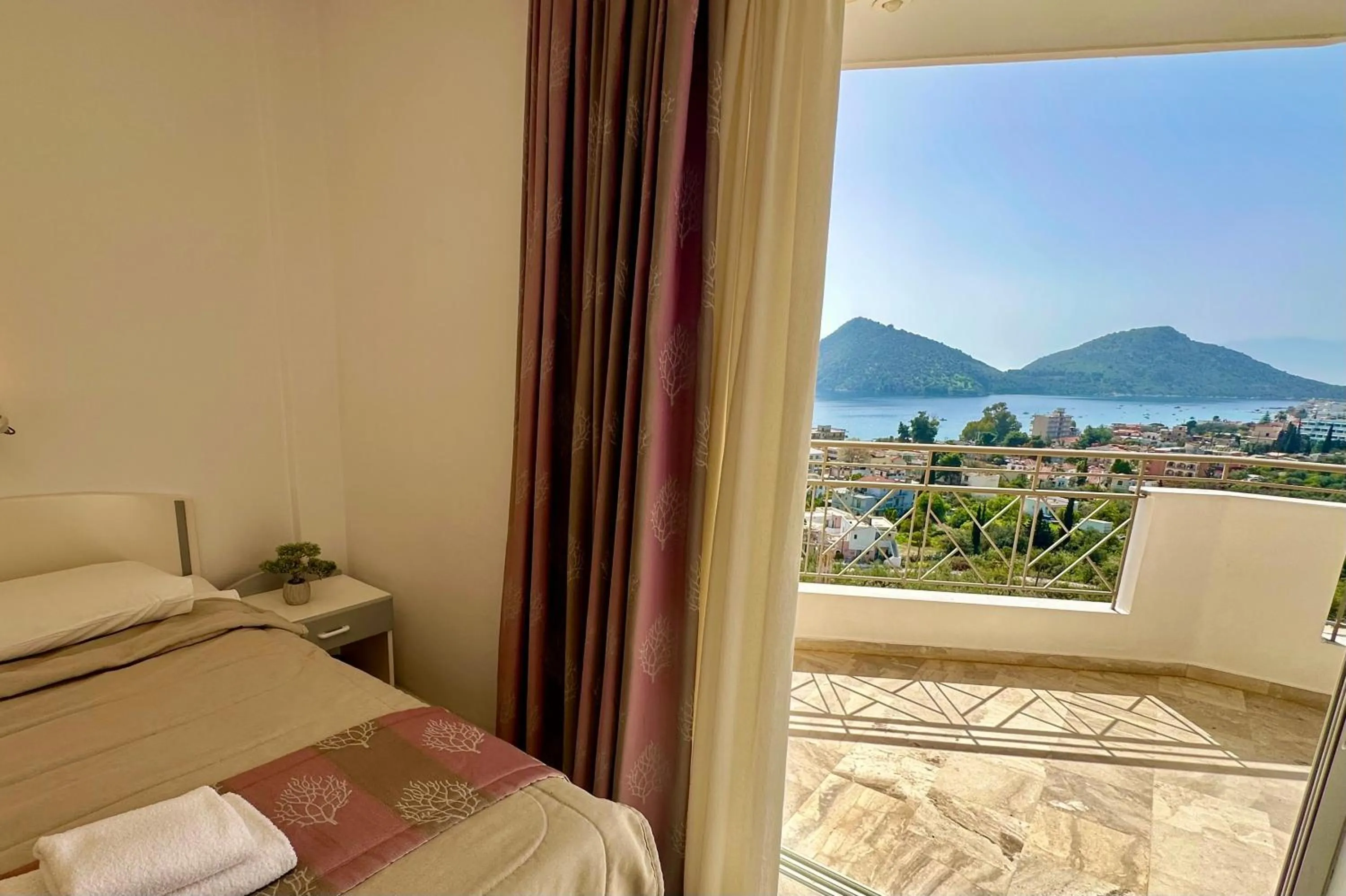 Bed in Hotel Apartments Panorama