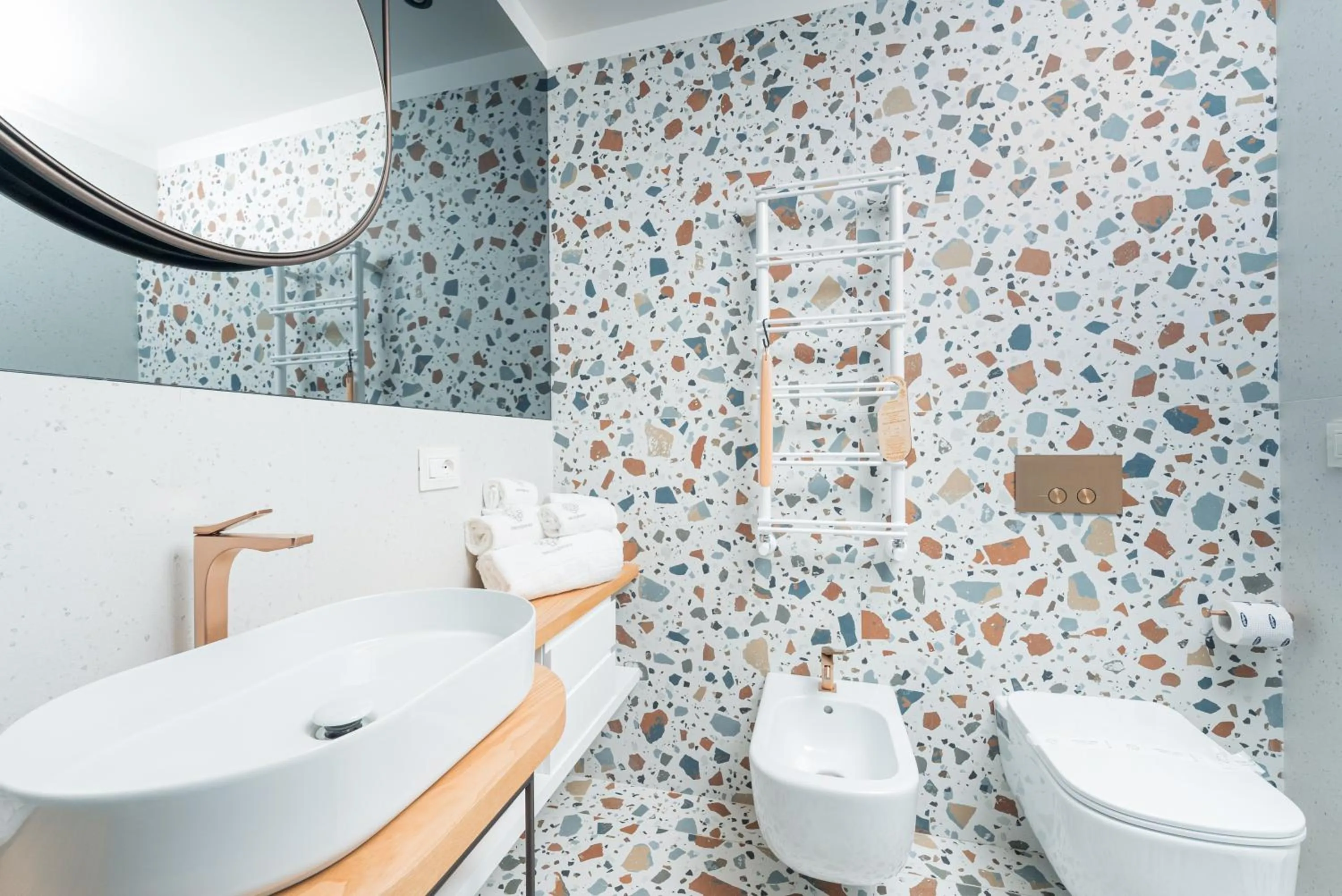 Shower in Albergo Dipinto BaccoFurore