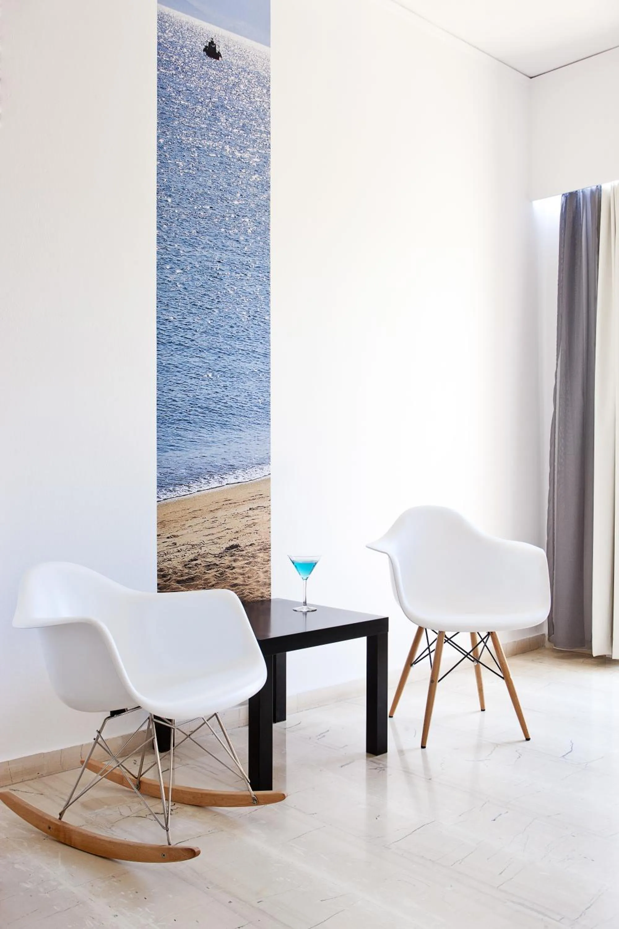 Seating area in Acqua Vatos Santorini Hotel