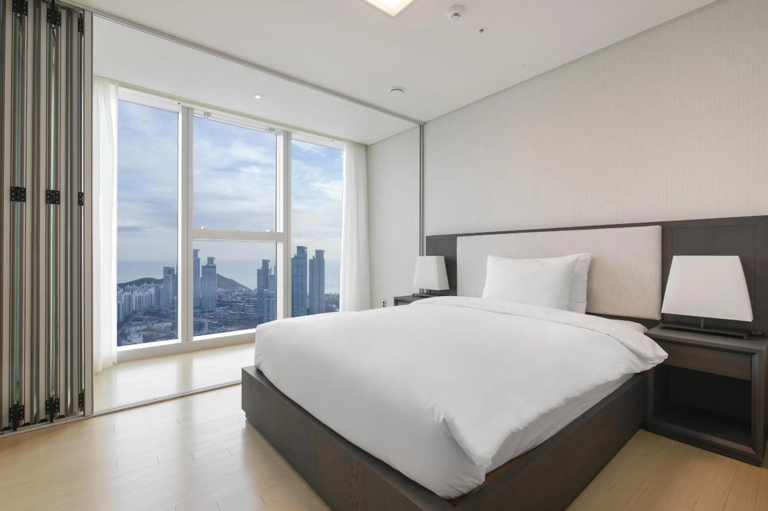 Bed in LCT Residence Y collection