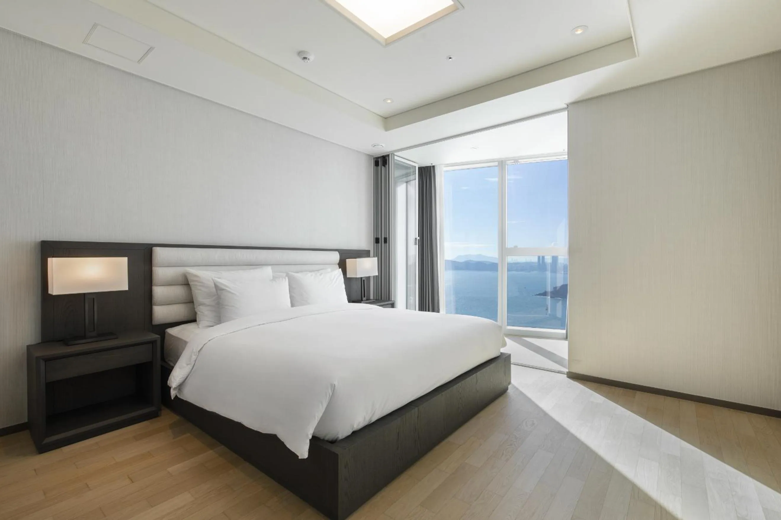 Bed in LCT Residence Y collection