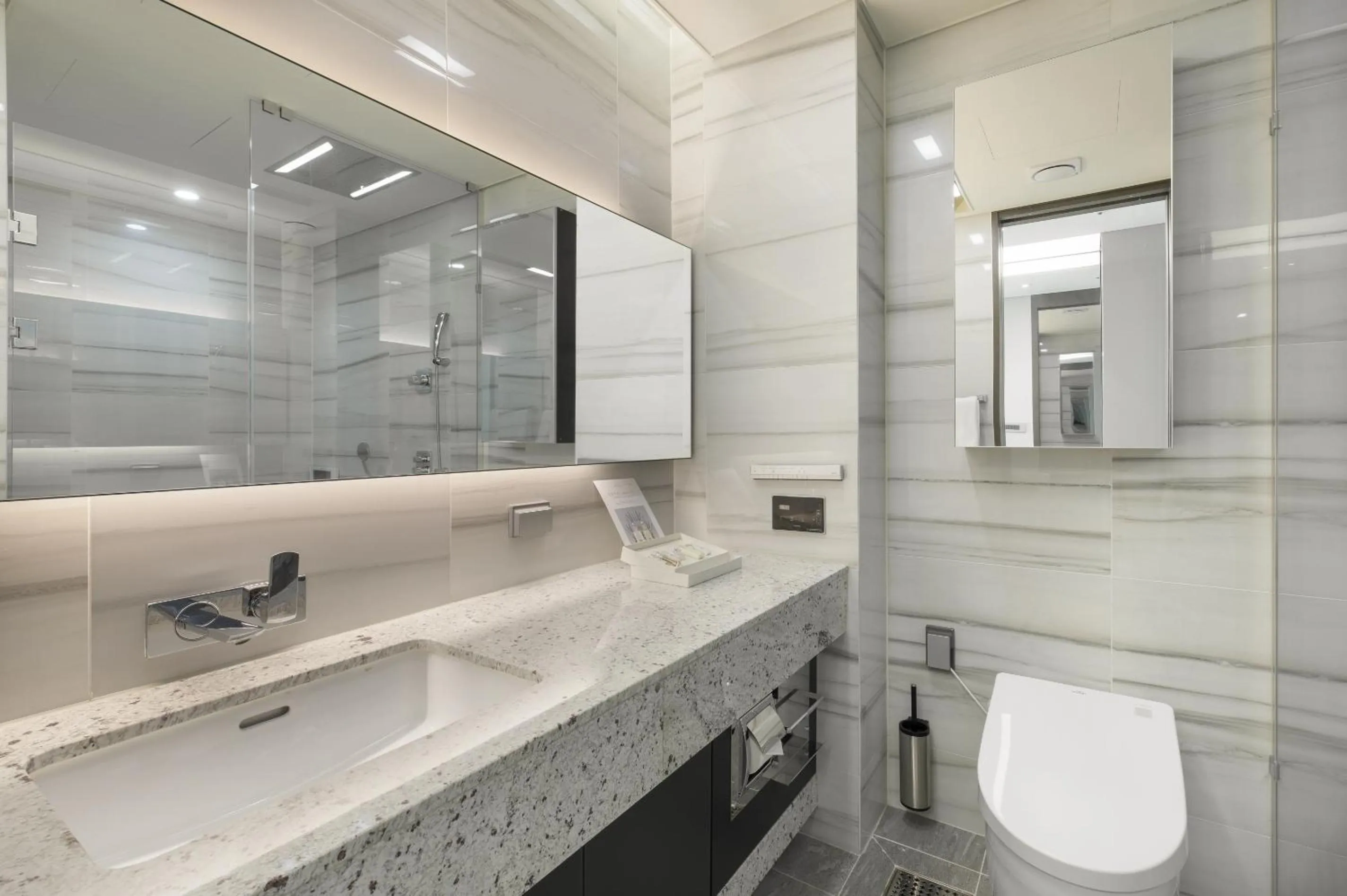 LCT Residence Y collection