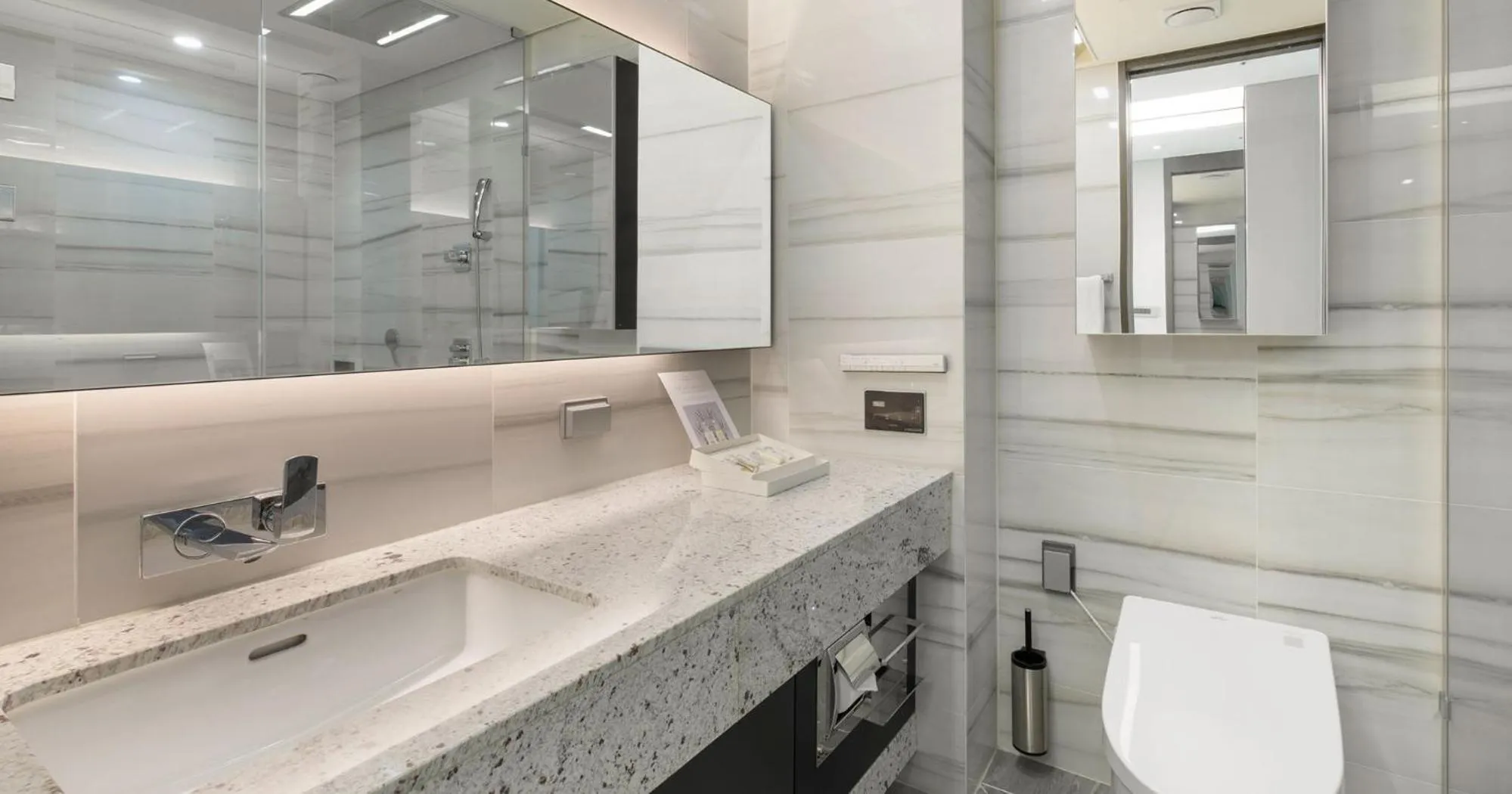 LCT Residence Y collection