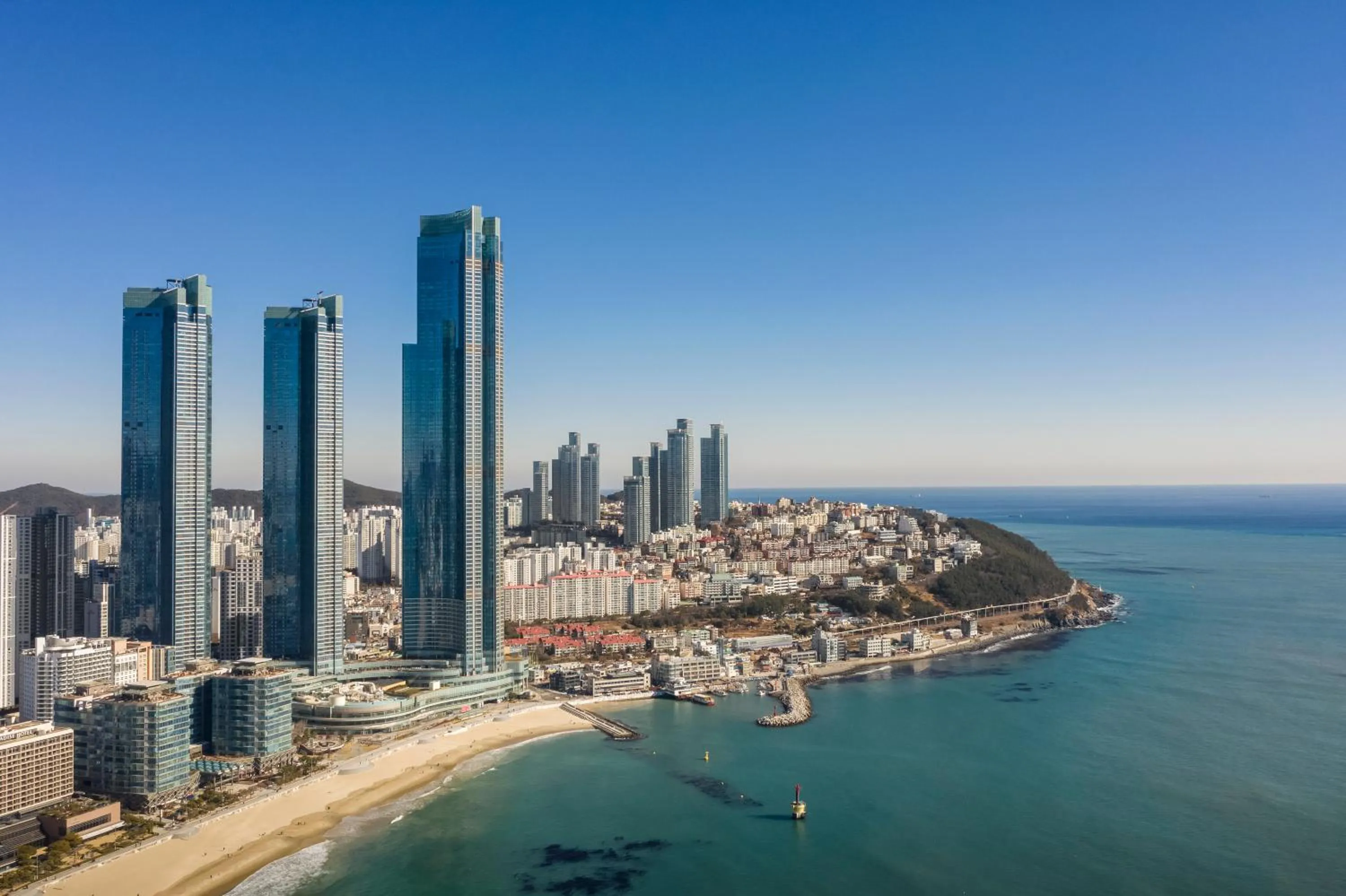 Facade/entrance in LCT Residence Y collection