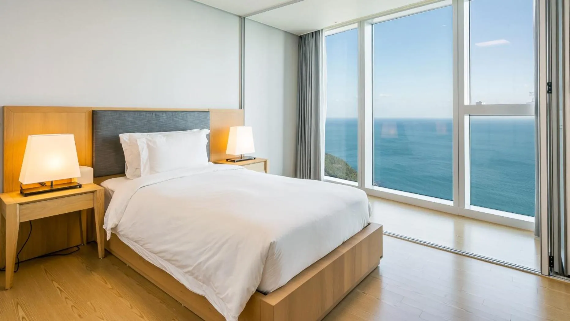 Bed in LCT Residence Y collection