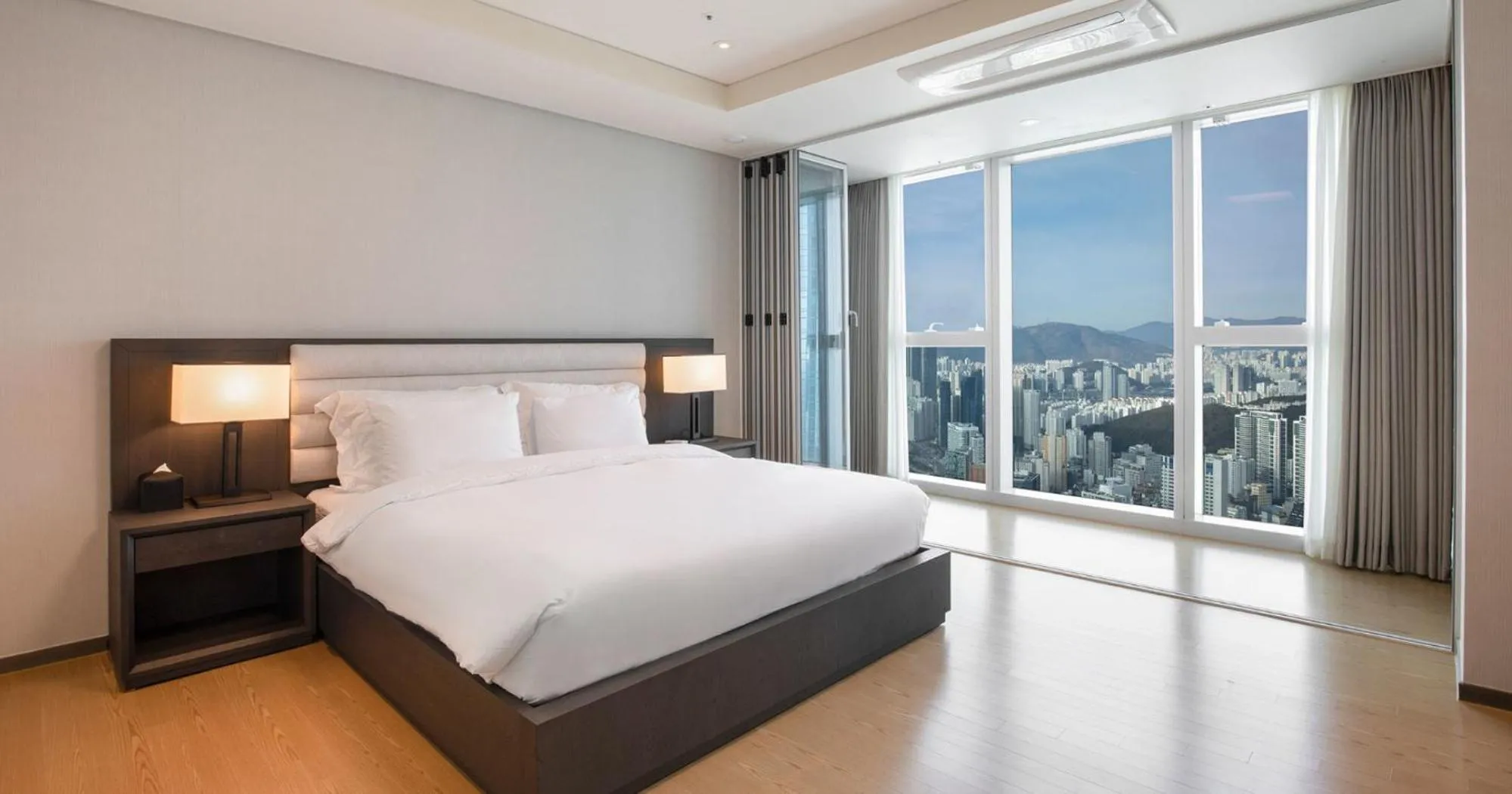 Bed in LCT Residence Y collection