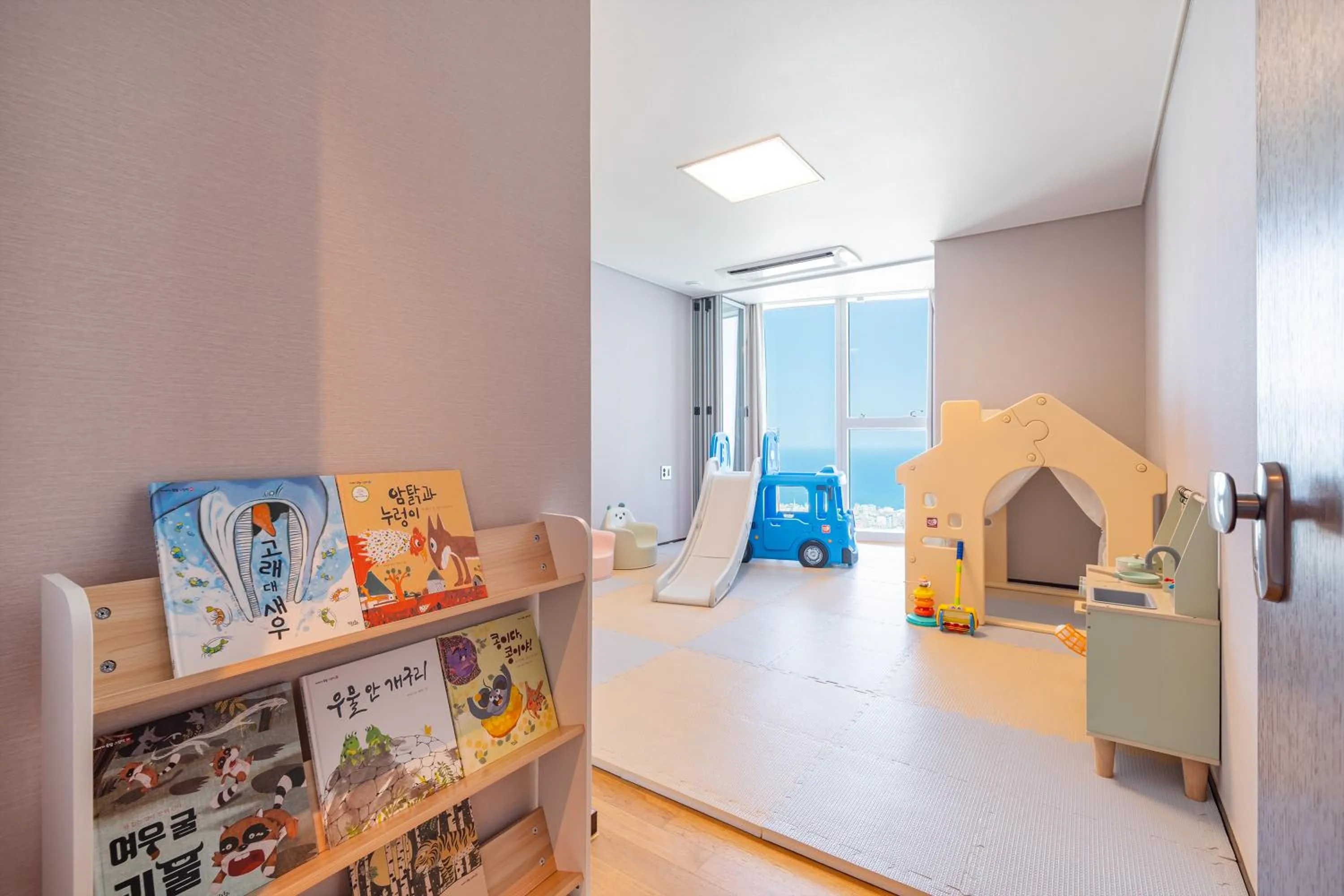 LCT Residence Y collection