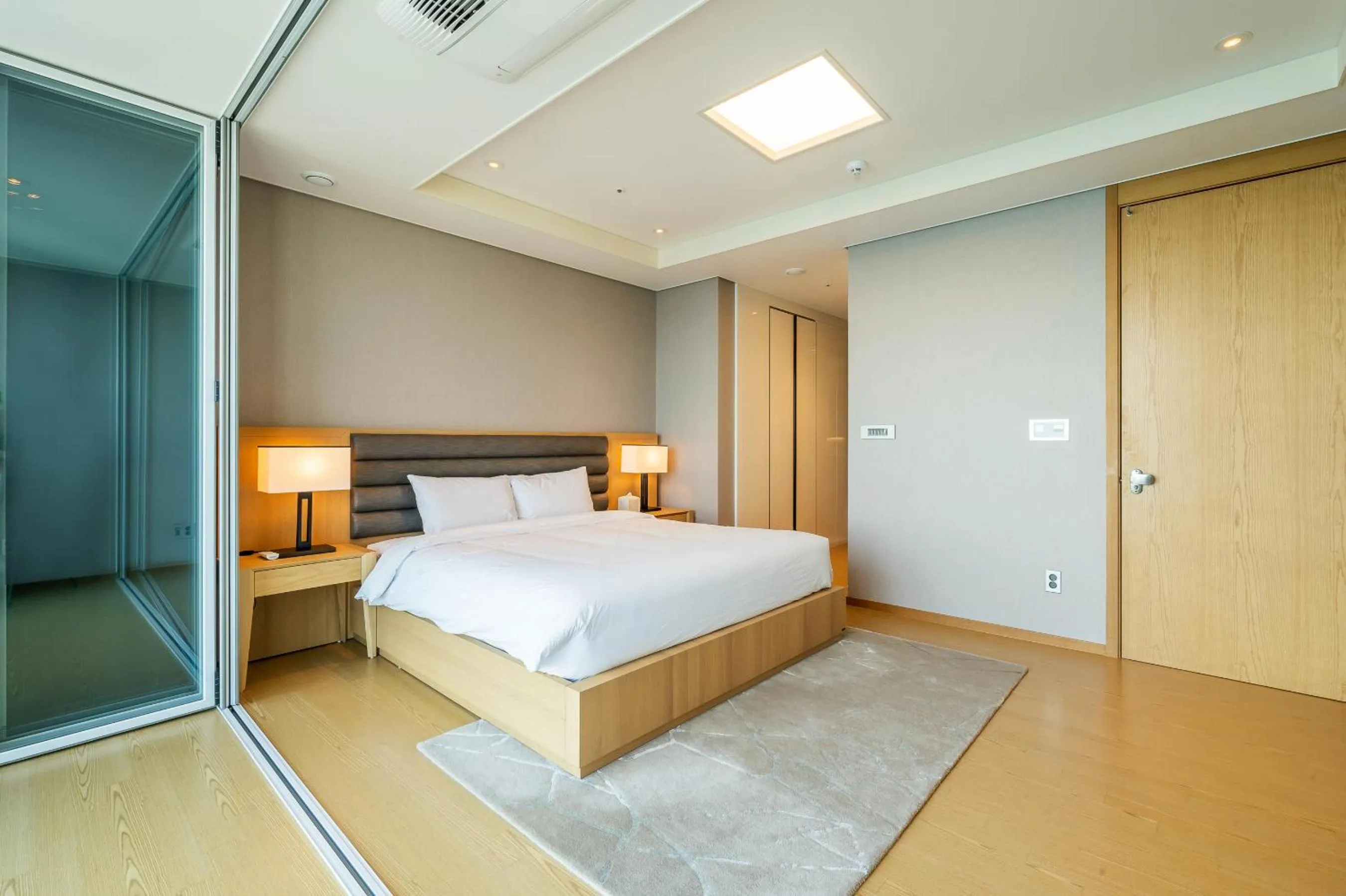 Bed in LCT Residence Y collection