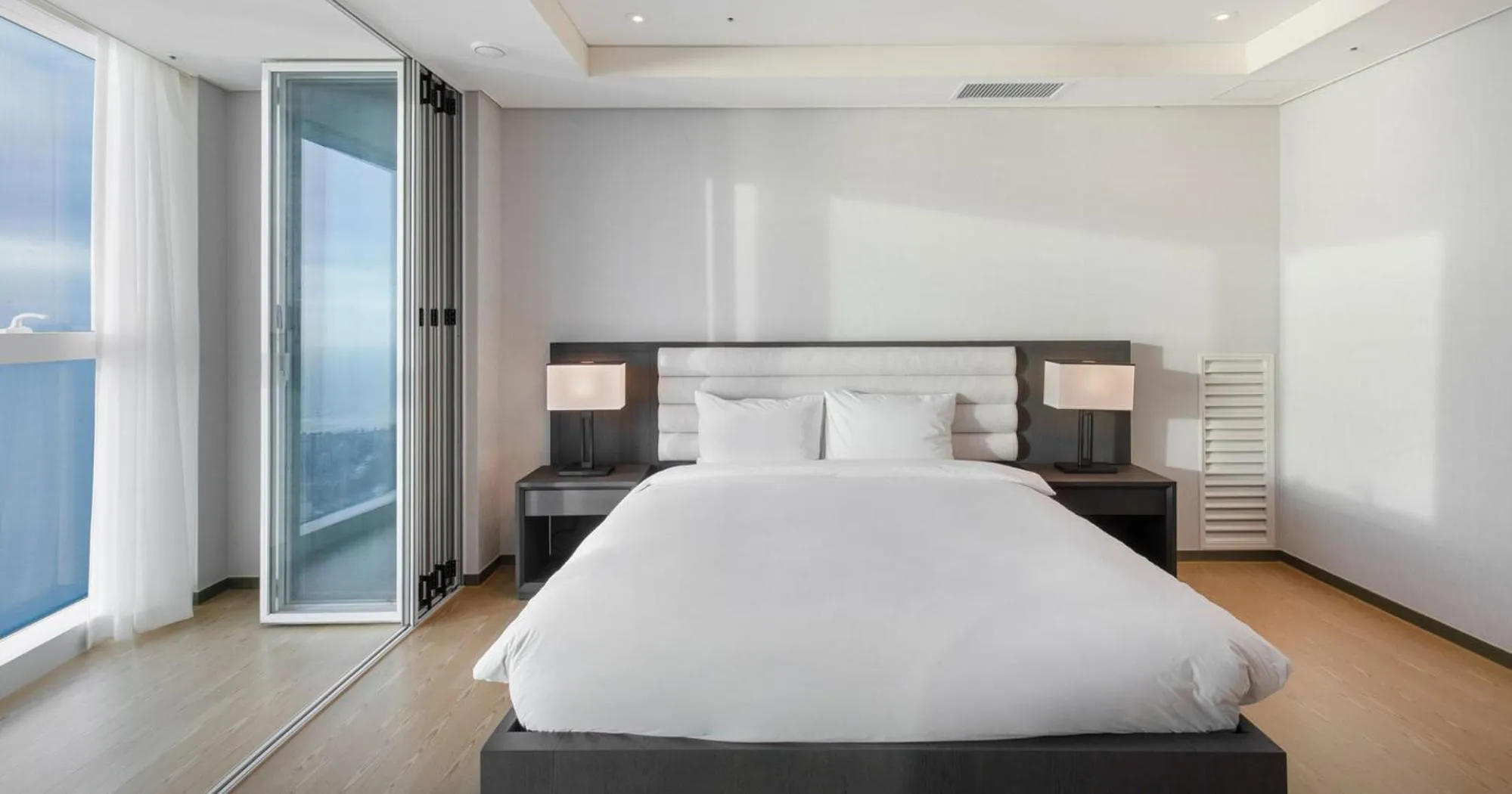 Bed in LCT Residence Y collection