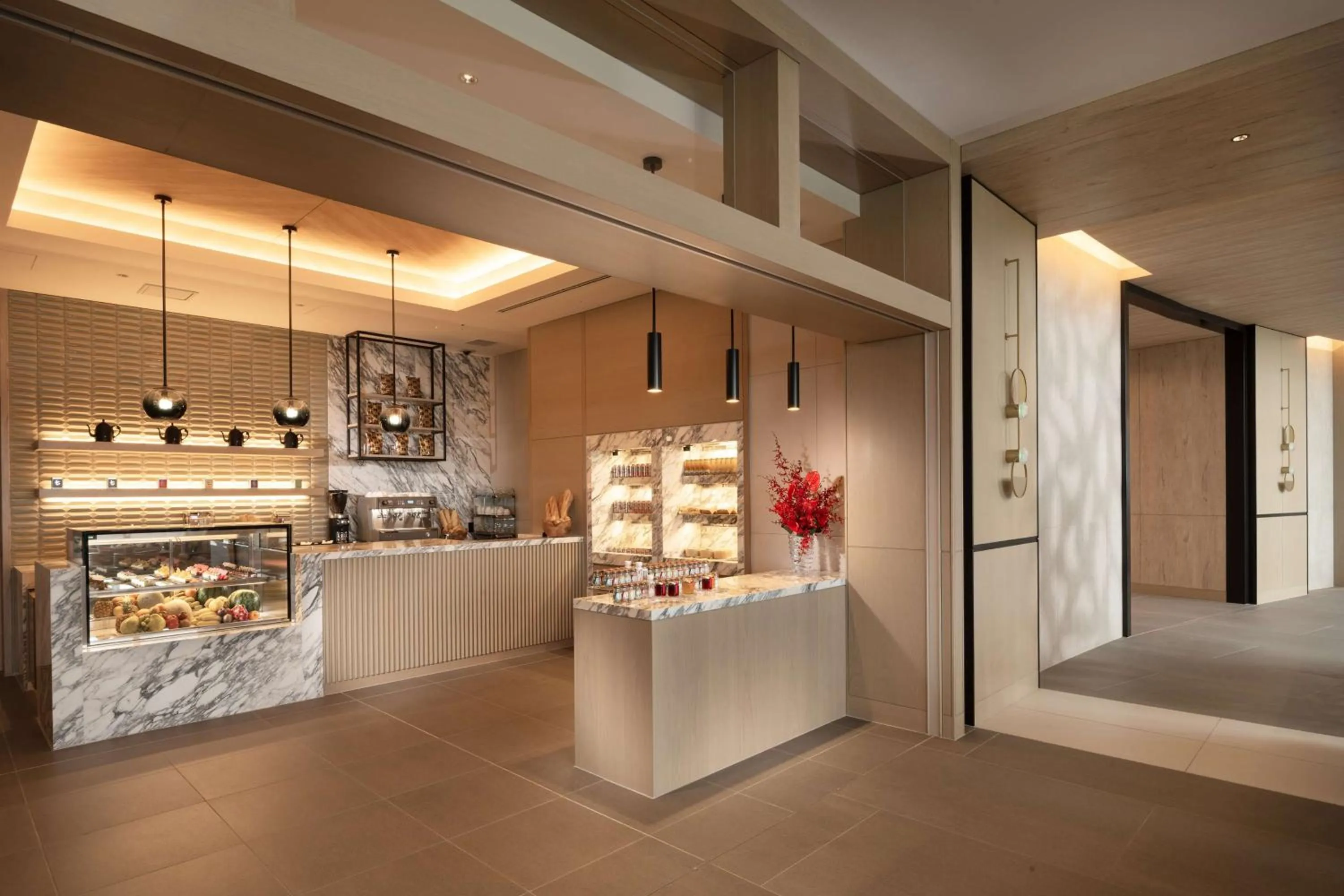 Lobby or reception in Hilton Okinawa Miyako Island Resort