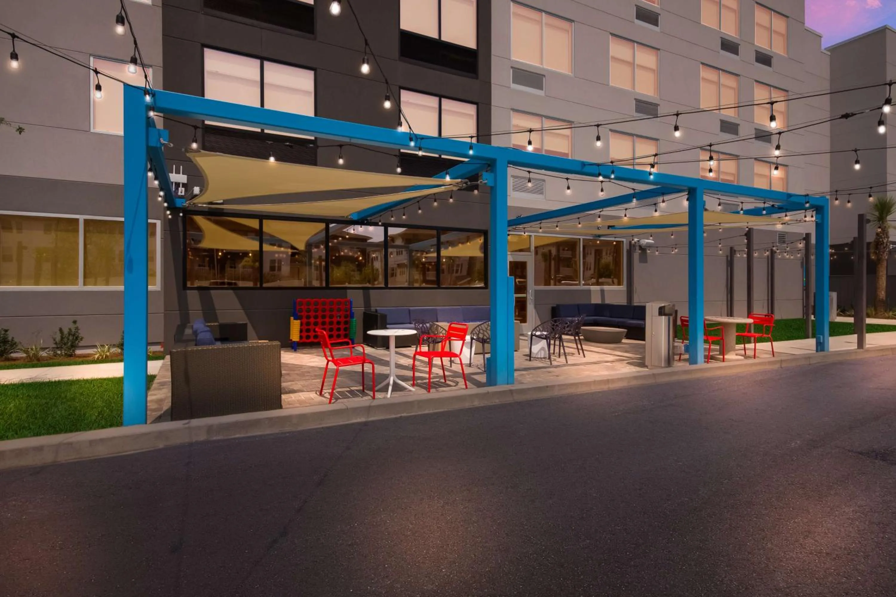 Patio in Tru By Hilton Destin