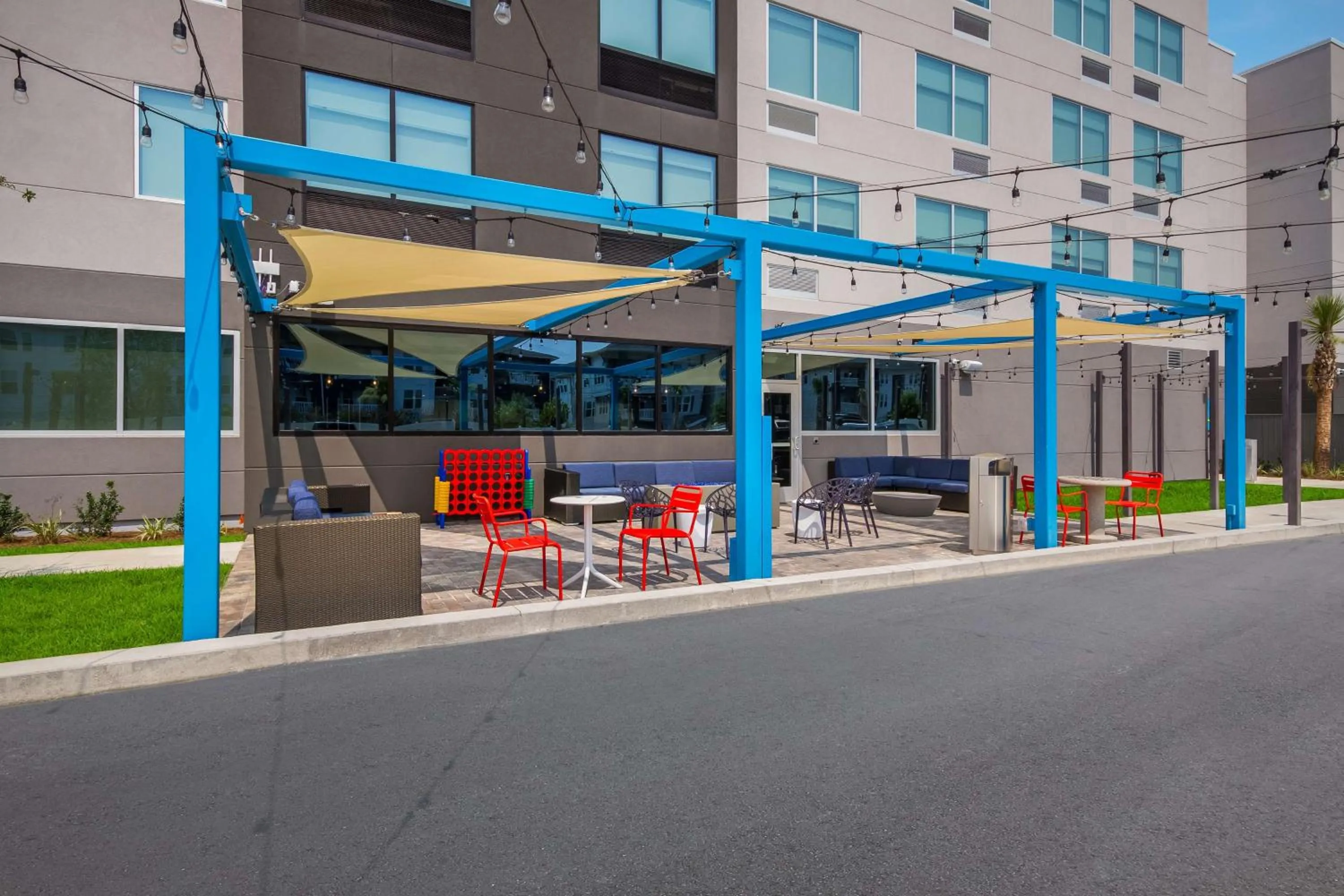 Patio in Tru By Hilton Destin