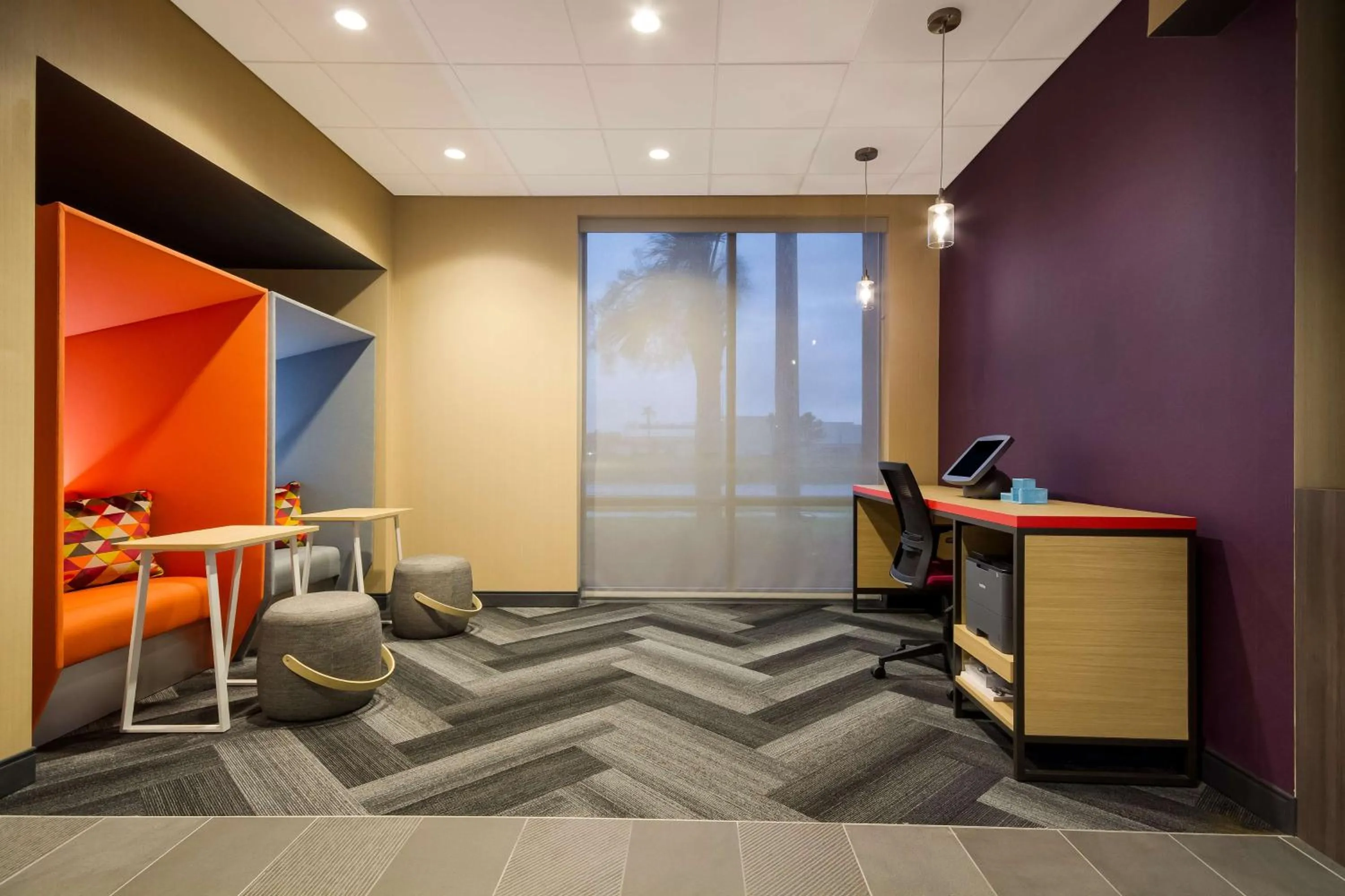 Business facilities in Tru By Hilton Destin