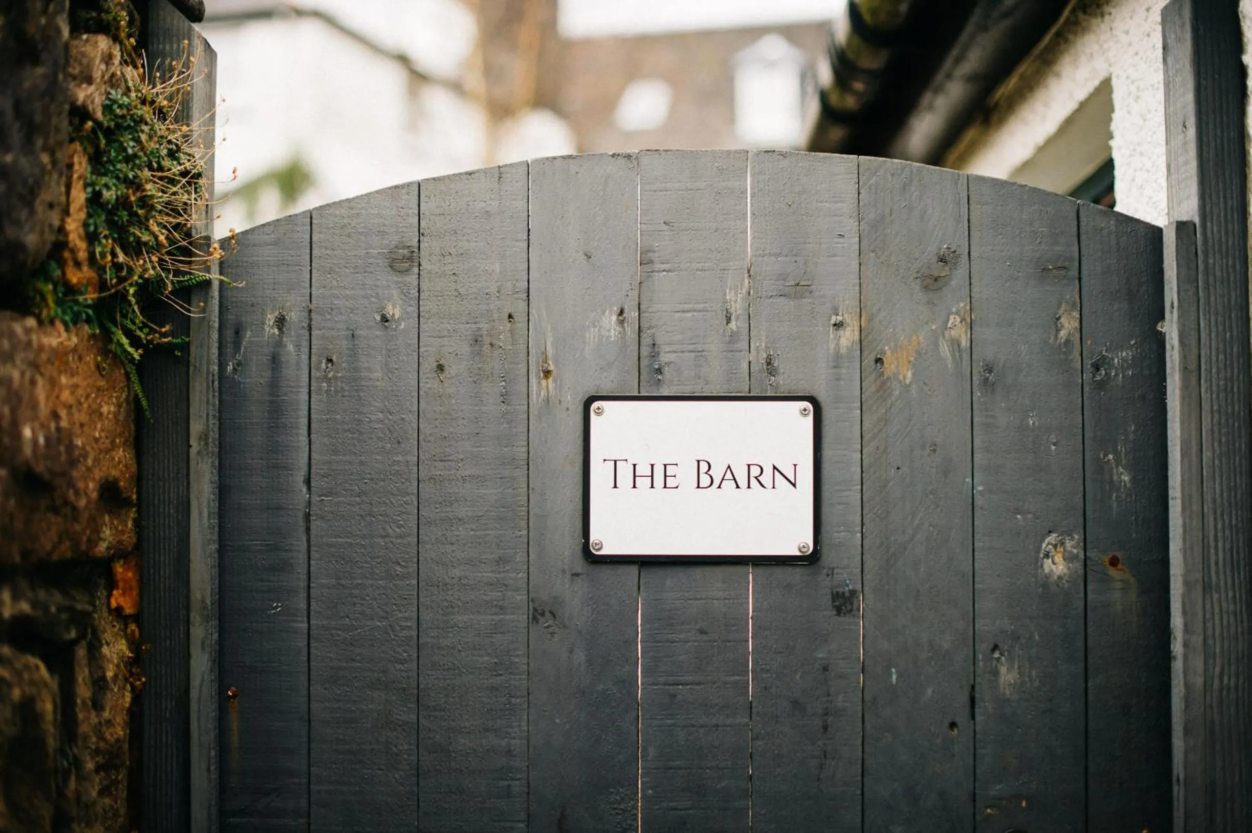 Facade/entrance in The George Hotel