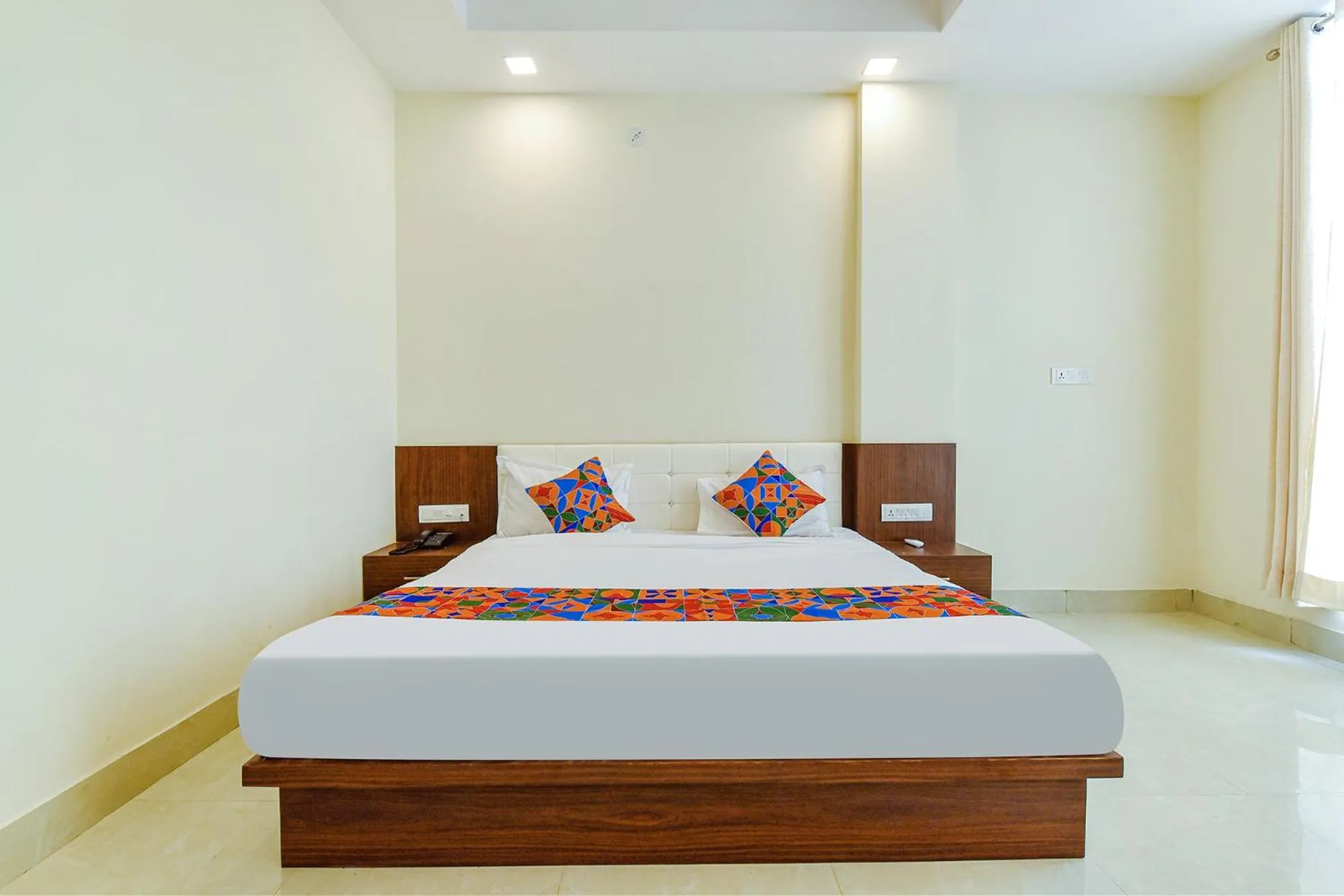 Bed in FabHotel Diamond I