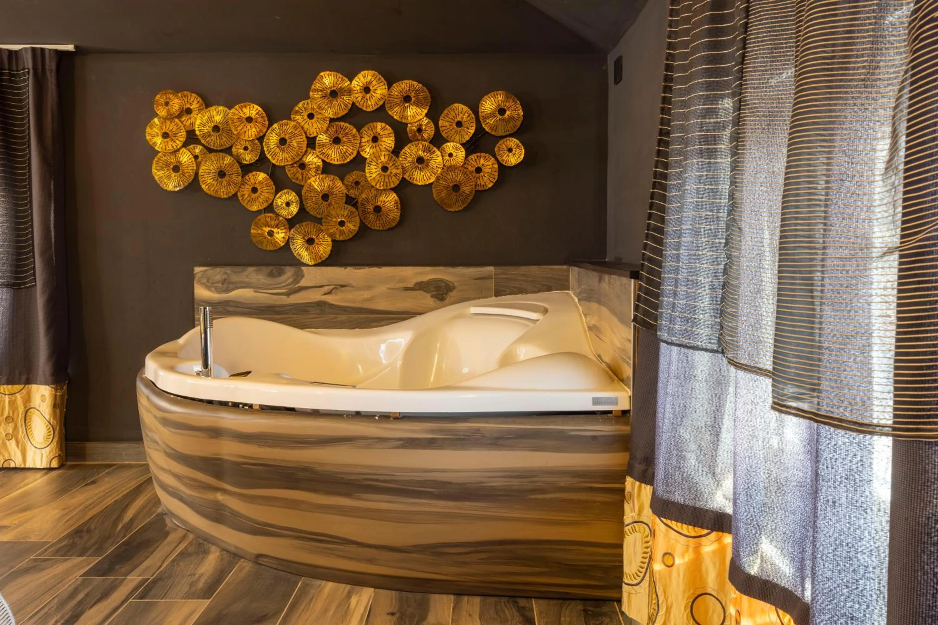 Hot Tub in Suite Dreams Montecatini