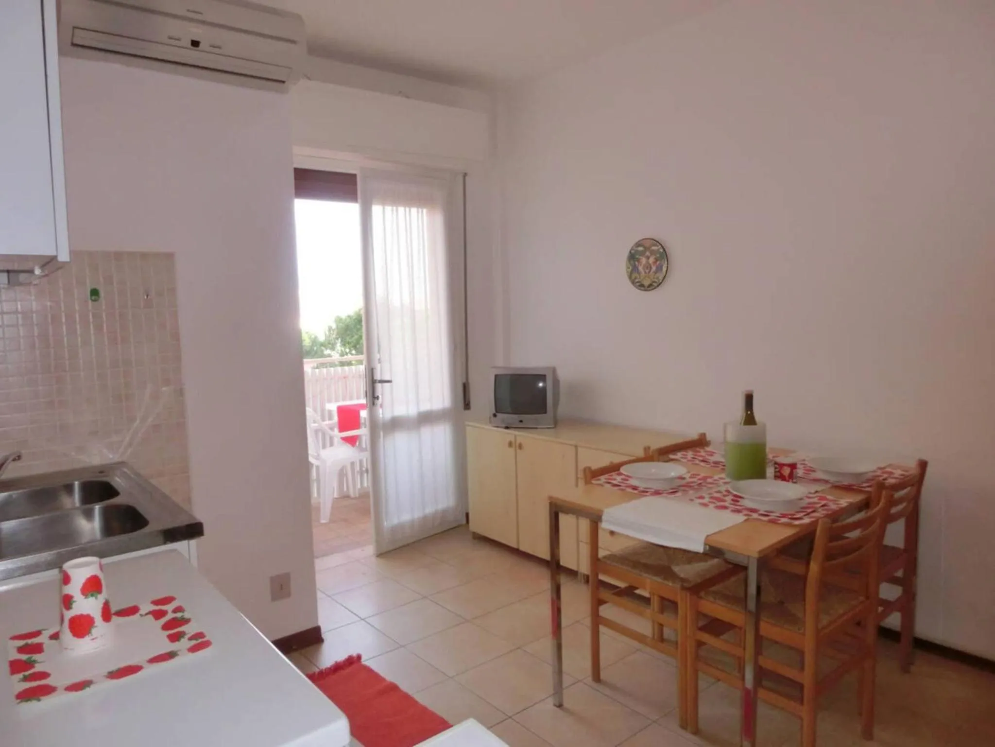 Dining area in Adorable flat with terrace in Bibione - Beahost