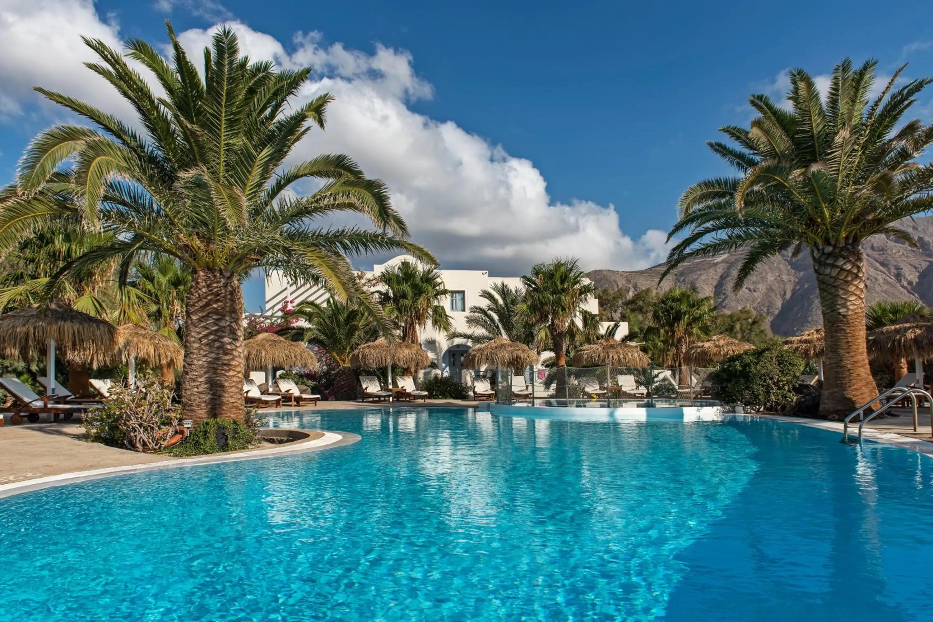 Swimming pool in Atlantis Beach Villa