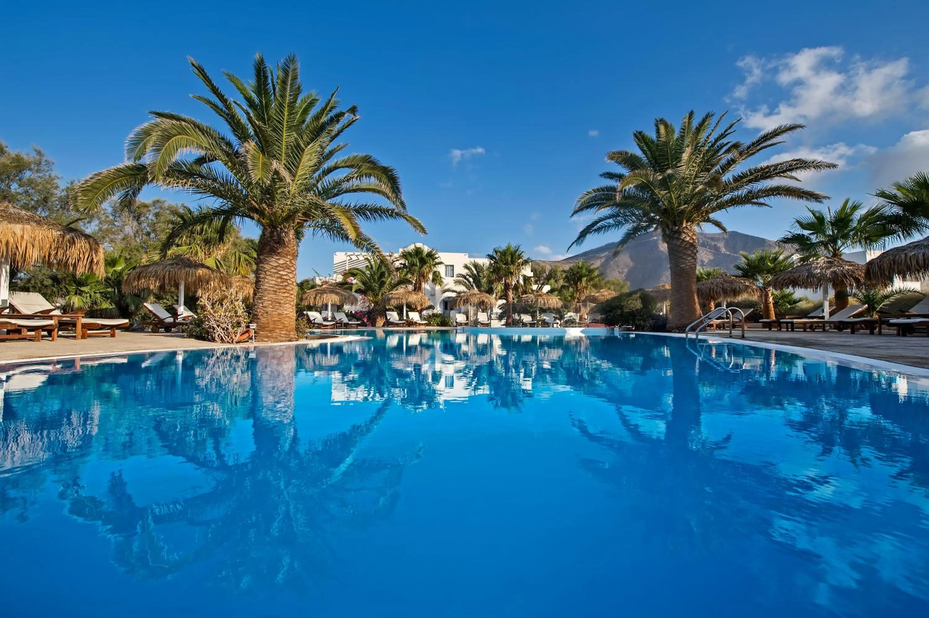 Swimming pool in Atlantis Beach Villa