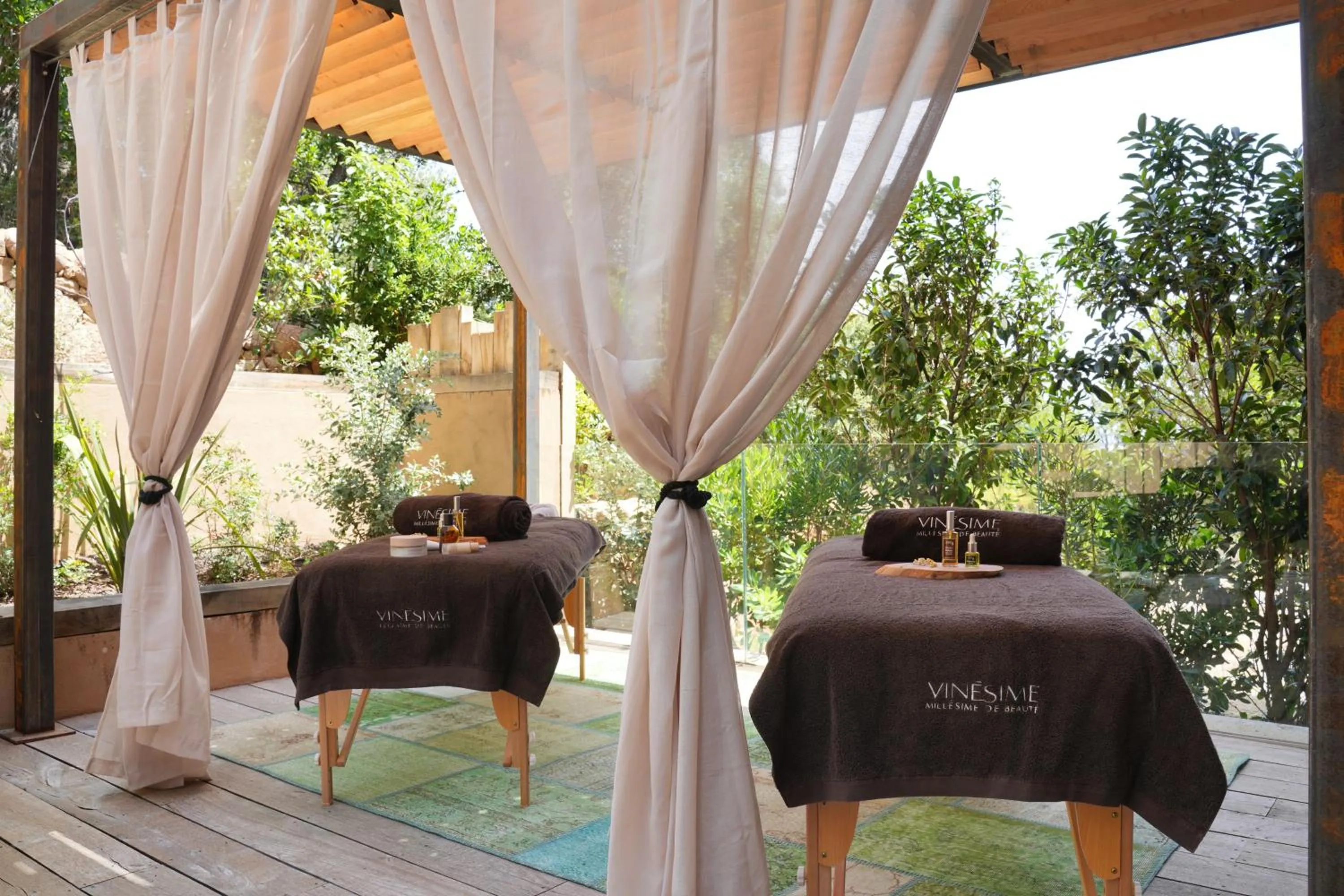 Natural landscape in Les Regalia Hôtel & Spa