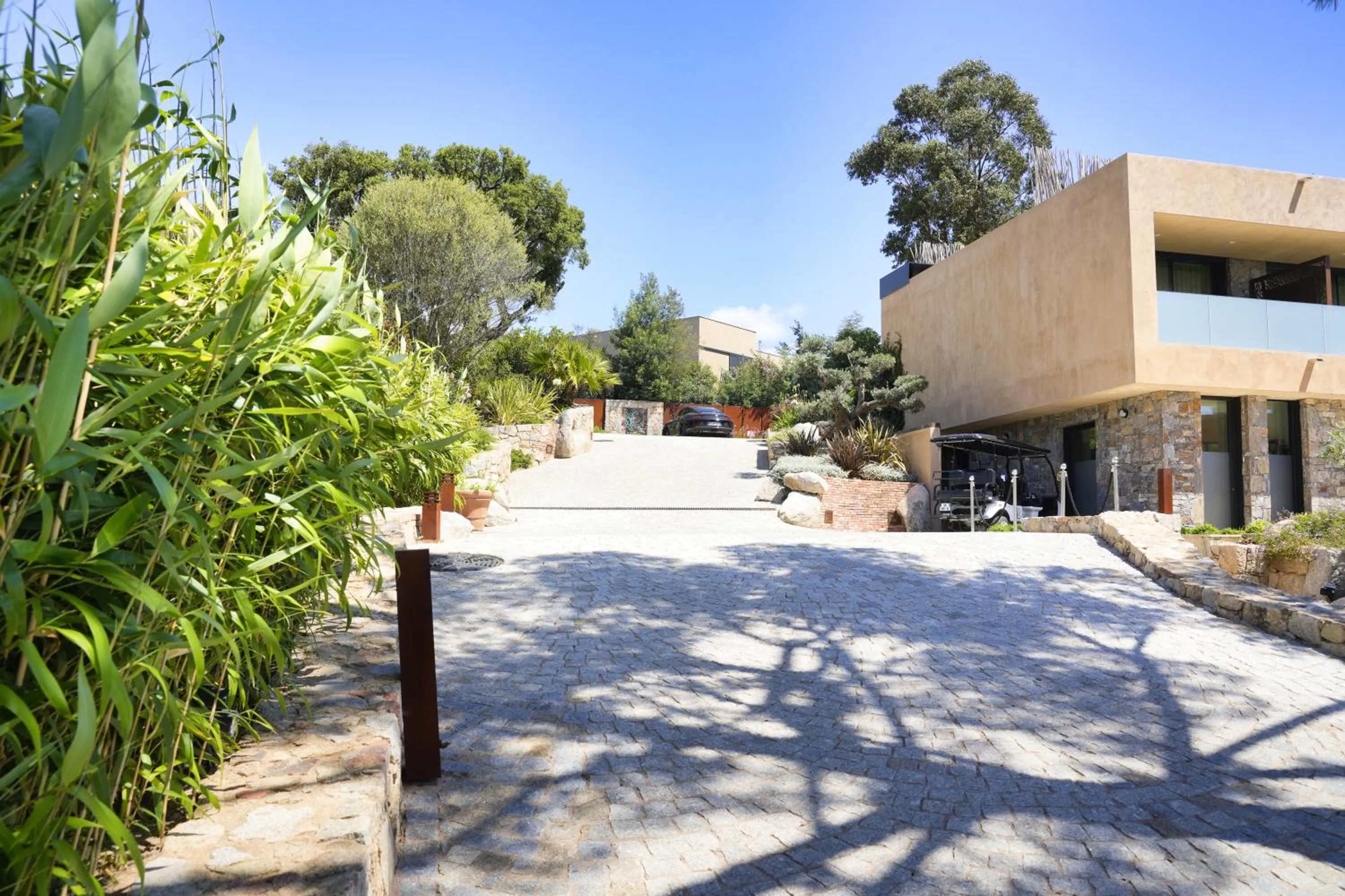 Diving in Les Regalia Hôtel & Spa