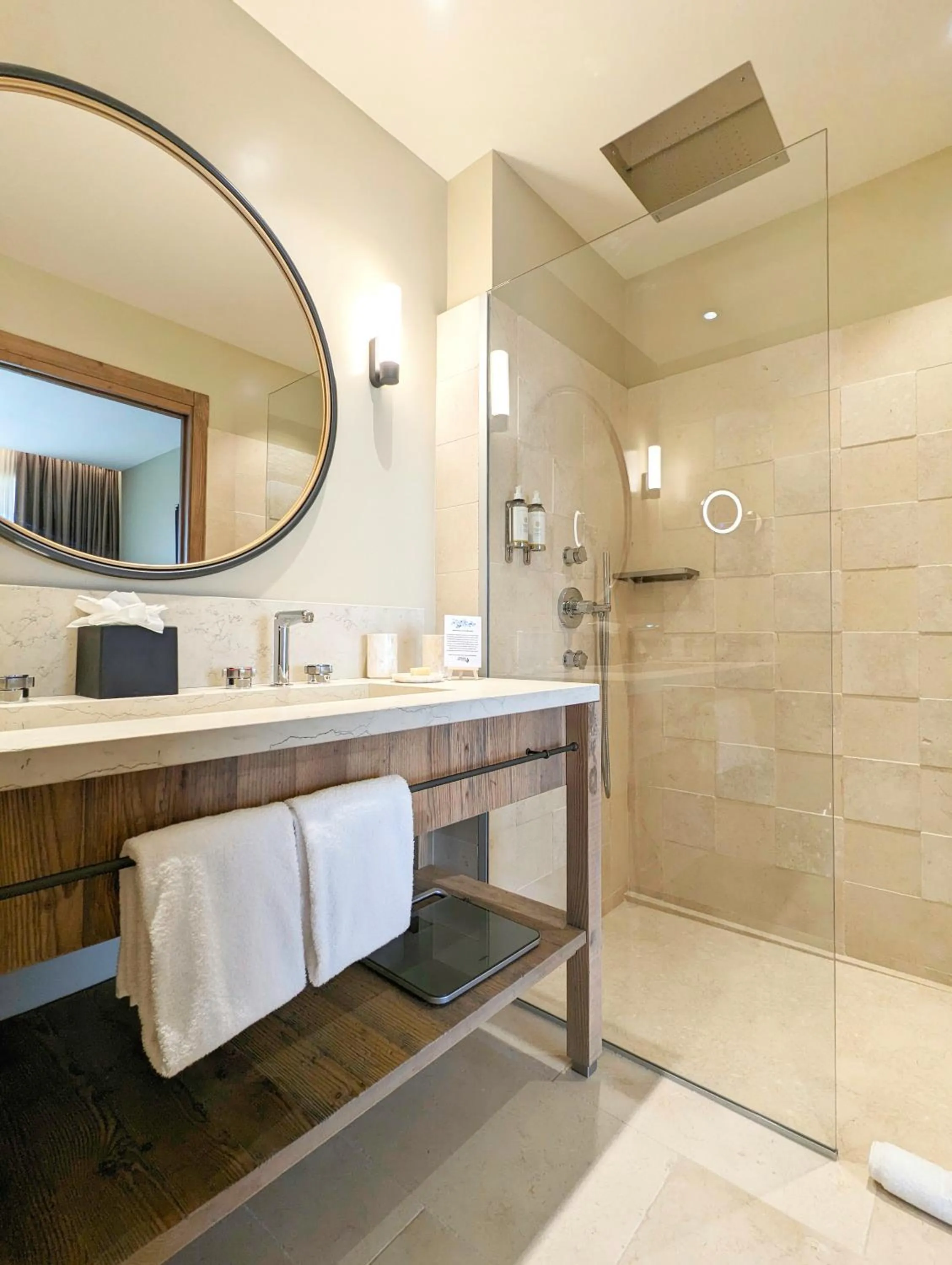 Bathroom in Les Regalia Hôtel & Spa