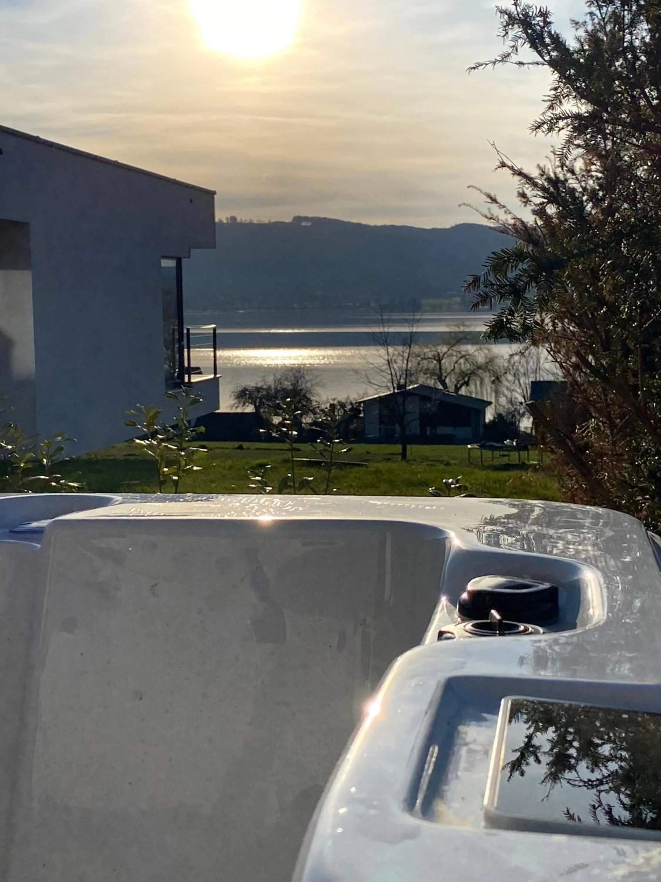 Hot Tub in ORANGE LOUNGE Attersee