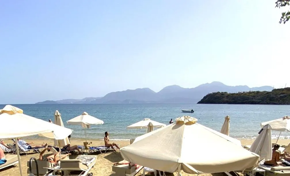 Restaurant/places to eat in Faedra Beach