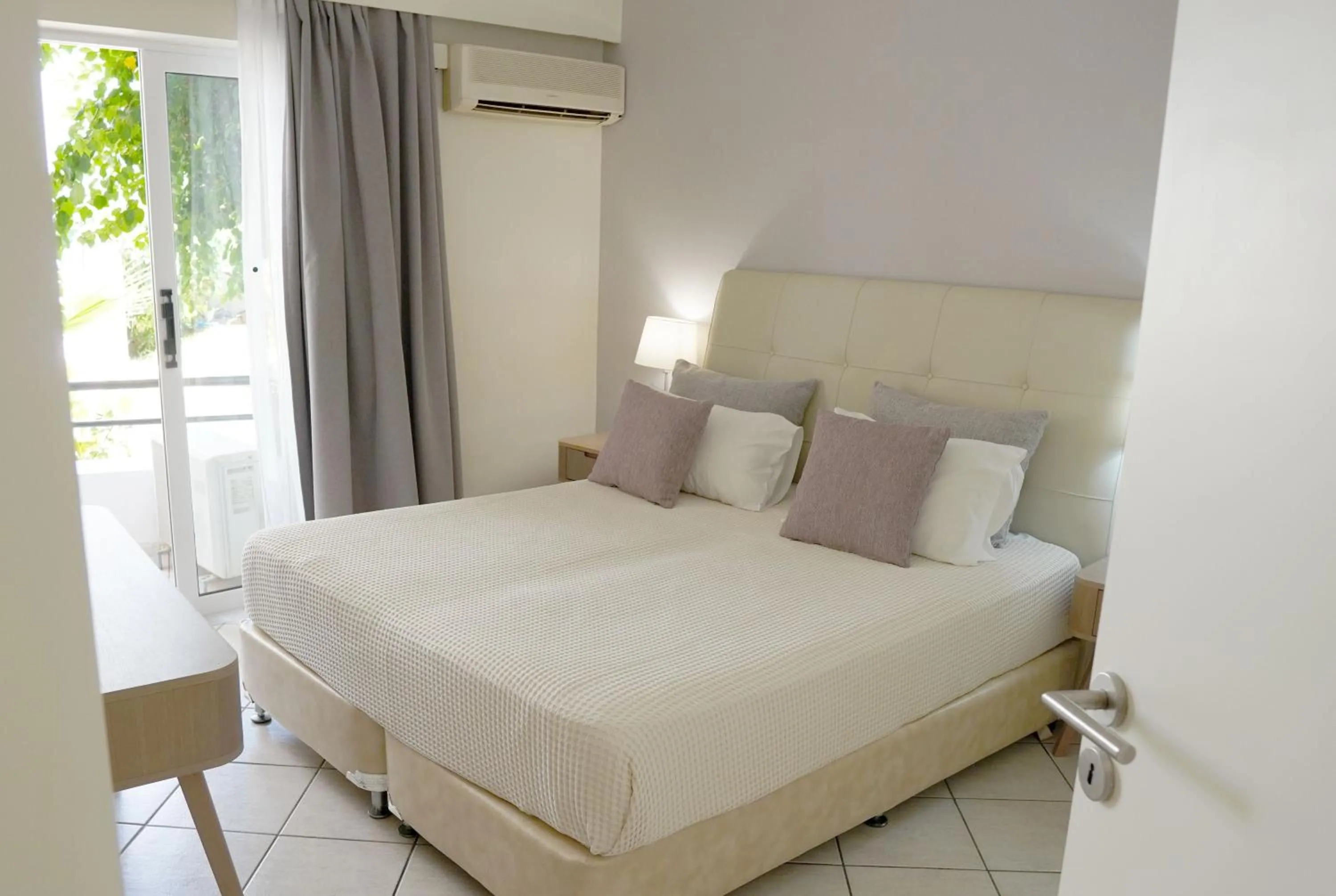 Bedroom, Bed in Faedra Beach