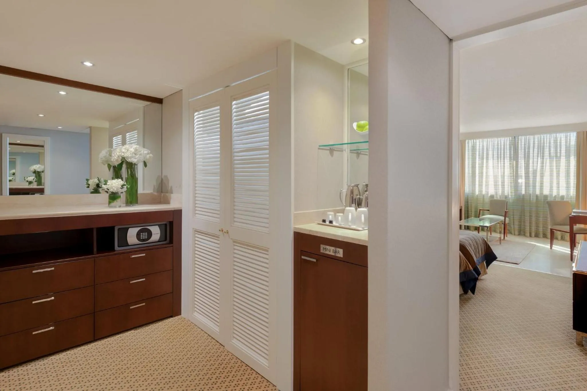 Photo of the whole room in Athenaeum Intercontinental by IHG