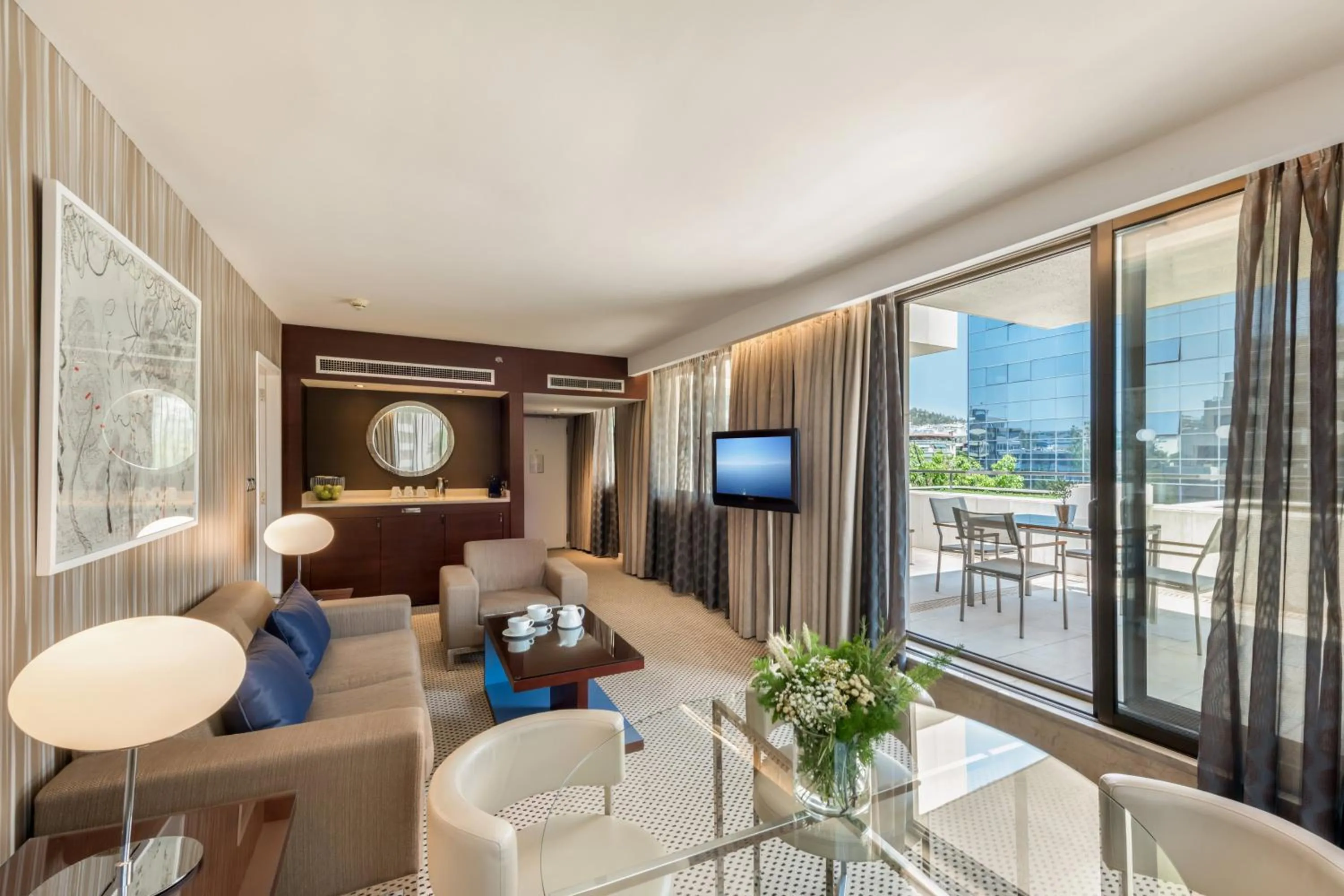 Photo of the whole room in Athenaeum Intercontinental by IHG