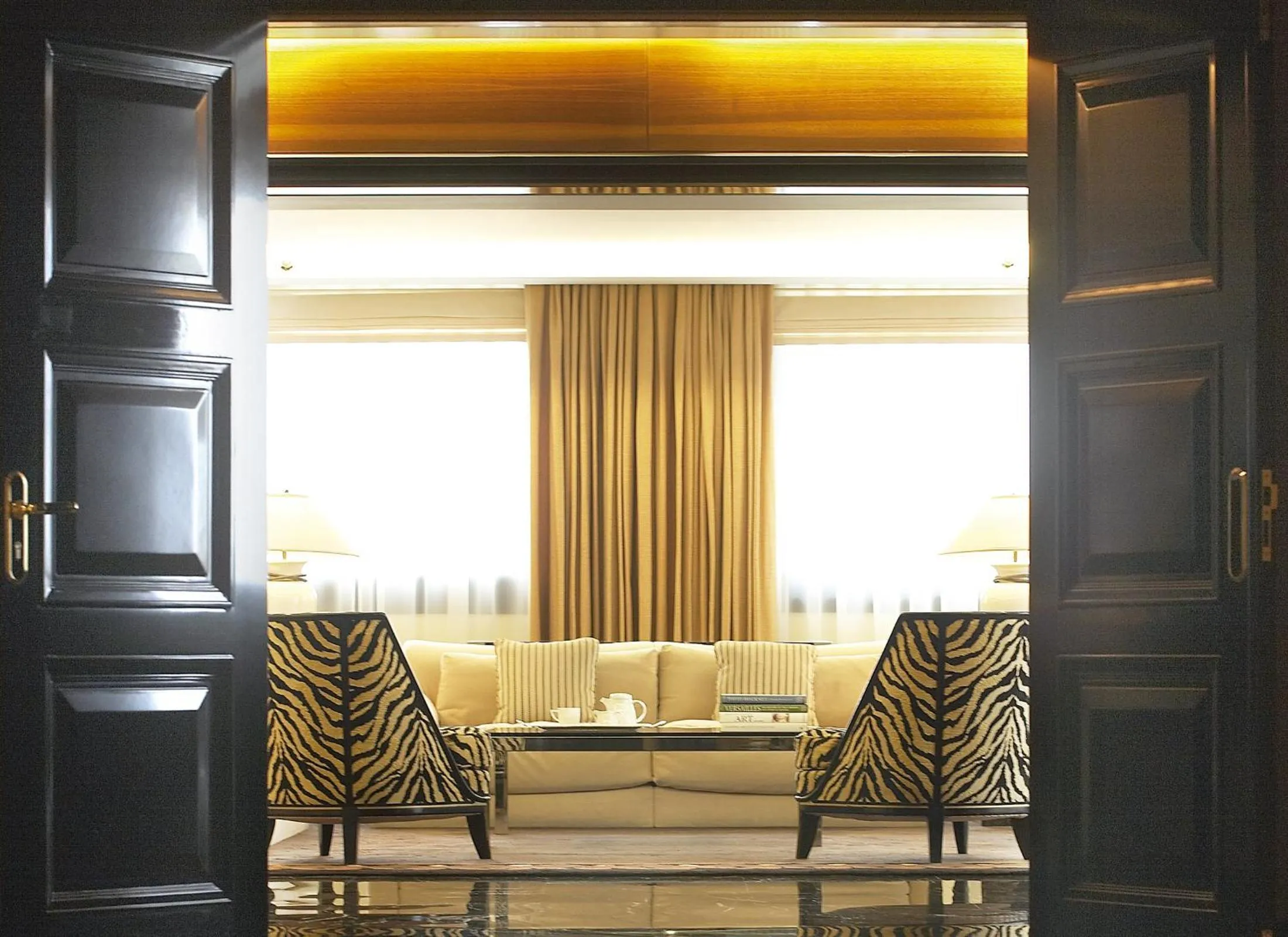 Photo of the whole room in Athenaeum Intercontinental by IHG