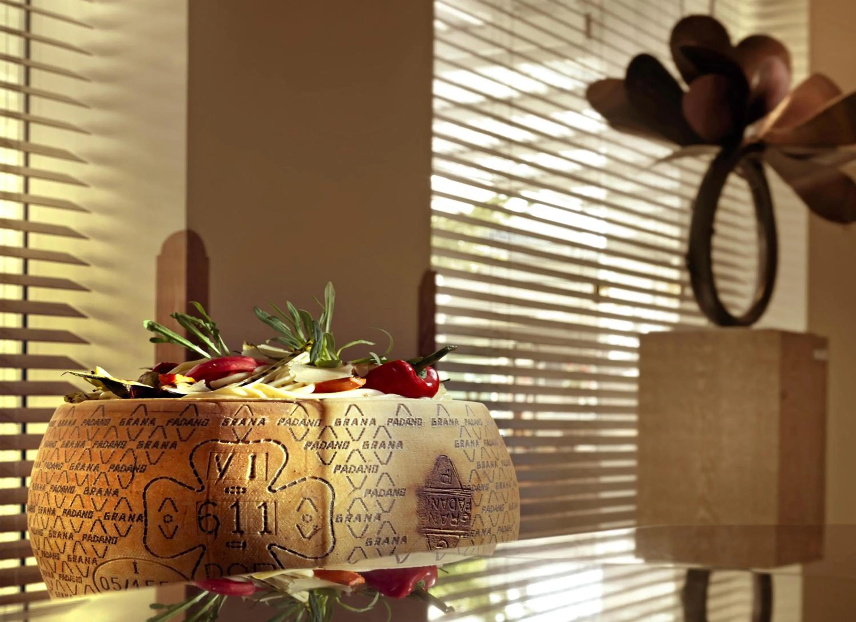 Restaurant/places to eat in Athenaeum Intercontinental by IHG