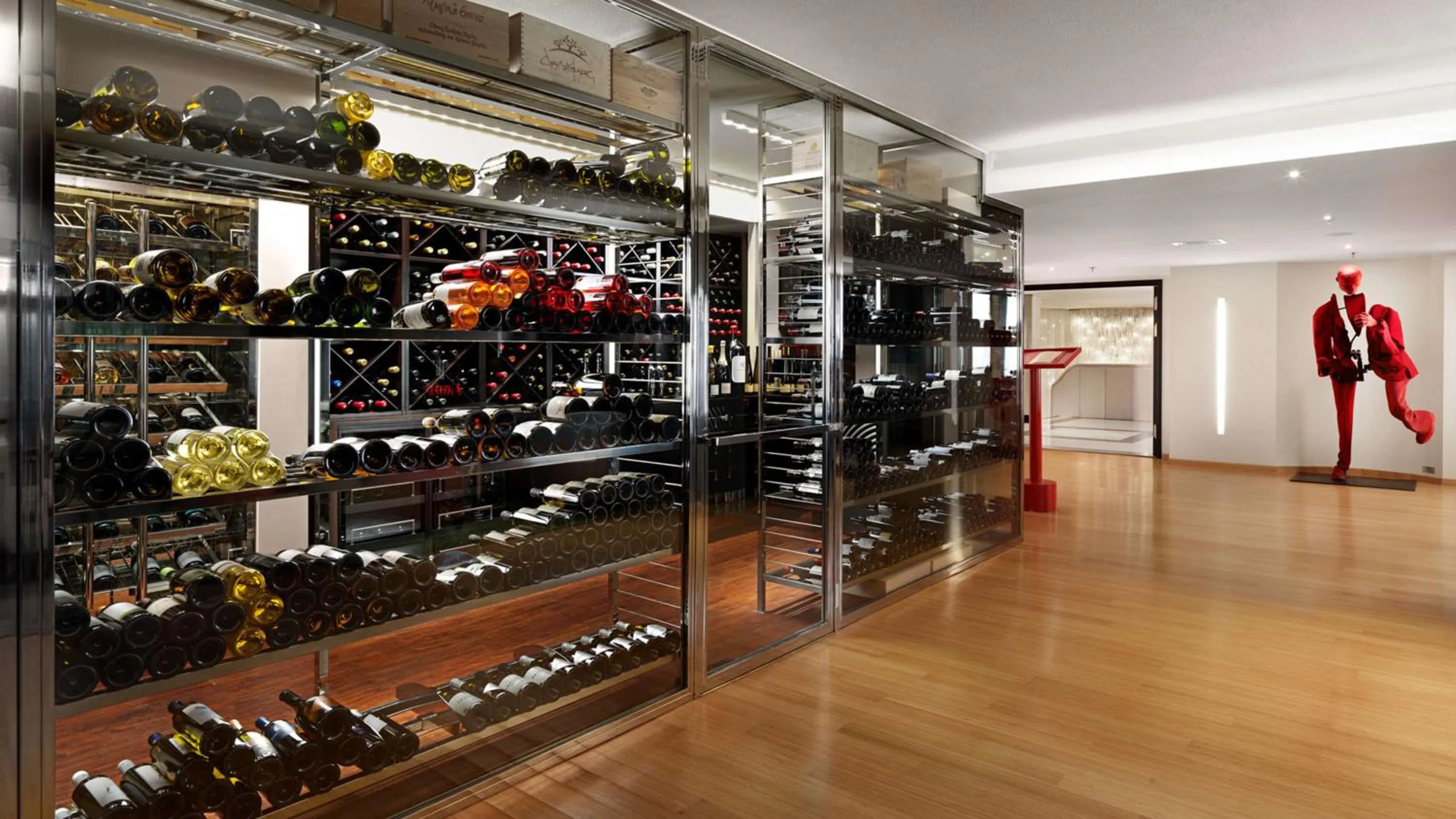 Restaurant/places to eat in Athenaeum Intercontinental by IHG