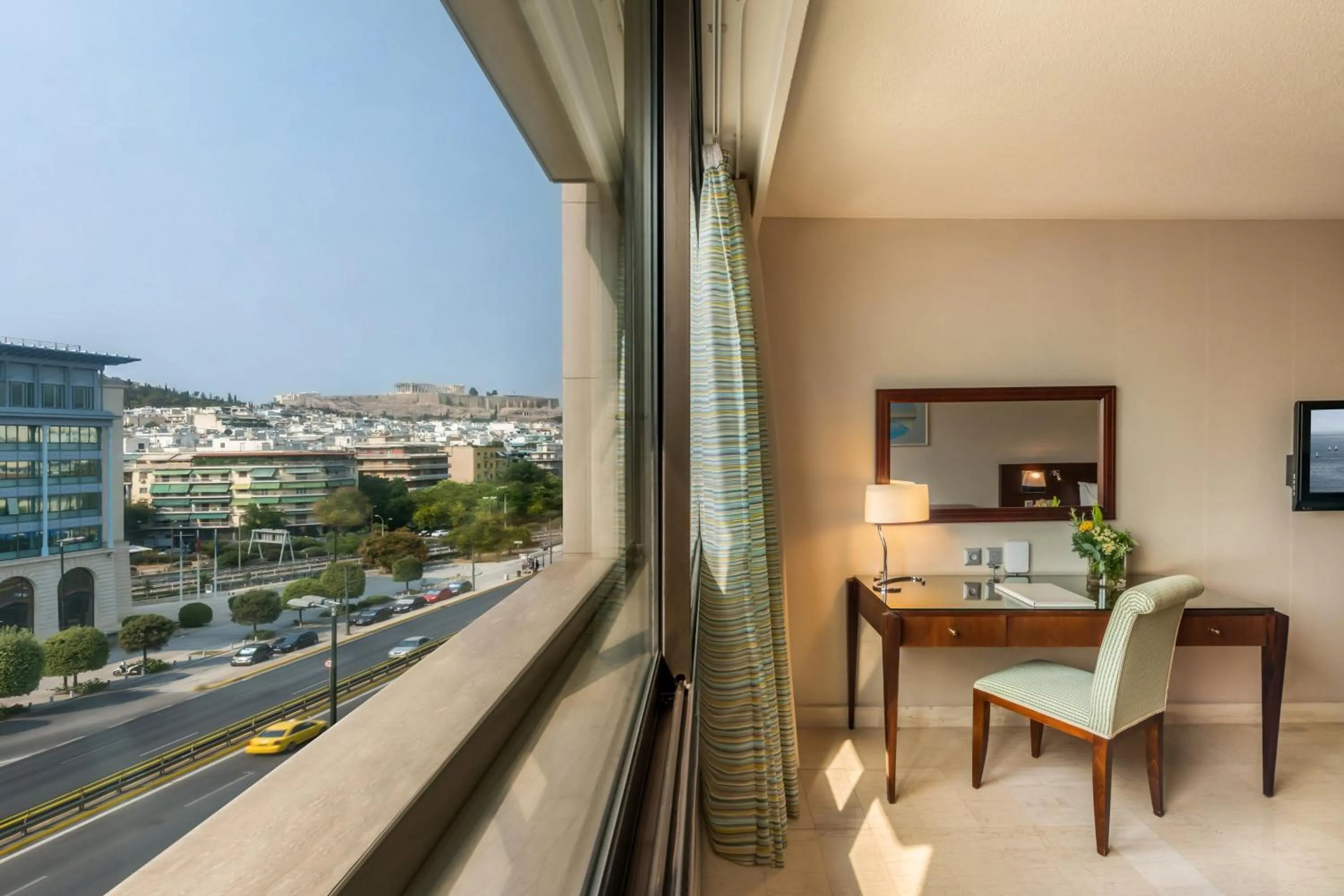 Photo of the whole room in Athenaeum Intercontinental by IHG