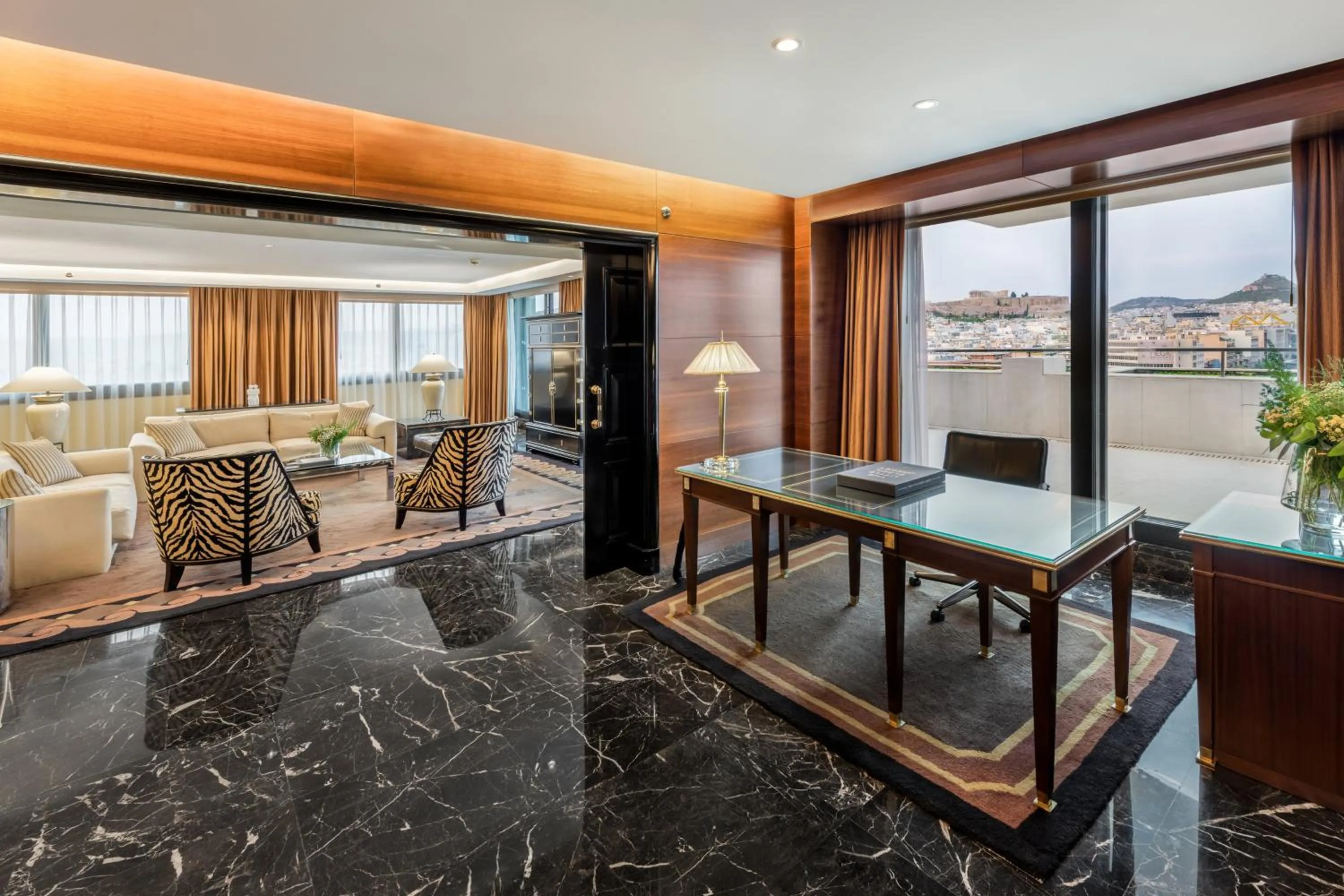 Photo of the whole room in Athenaeum Intercontinental by IHG