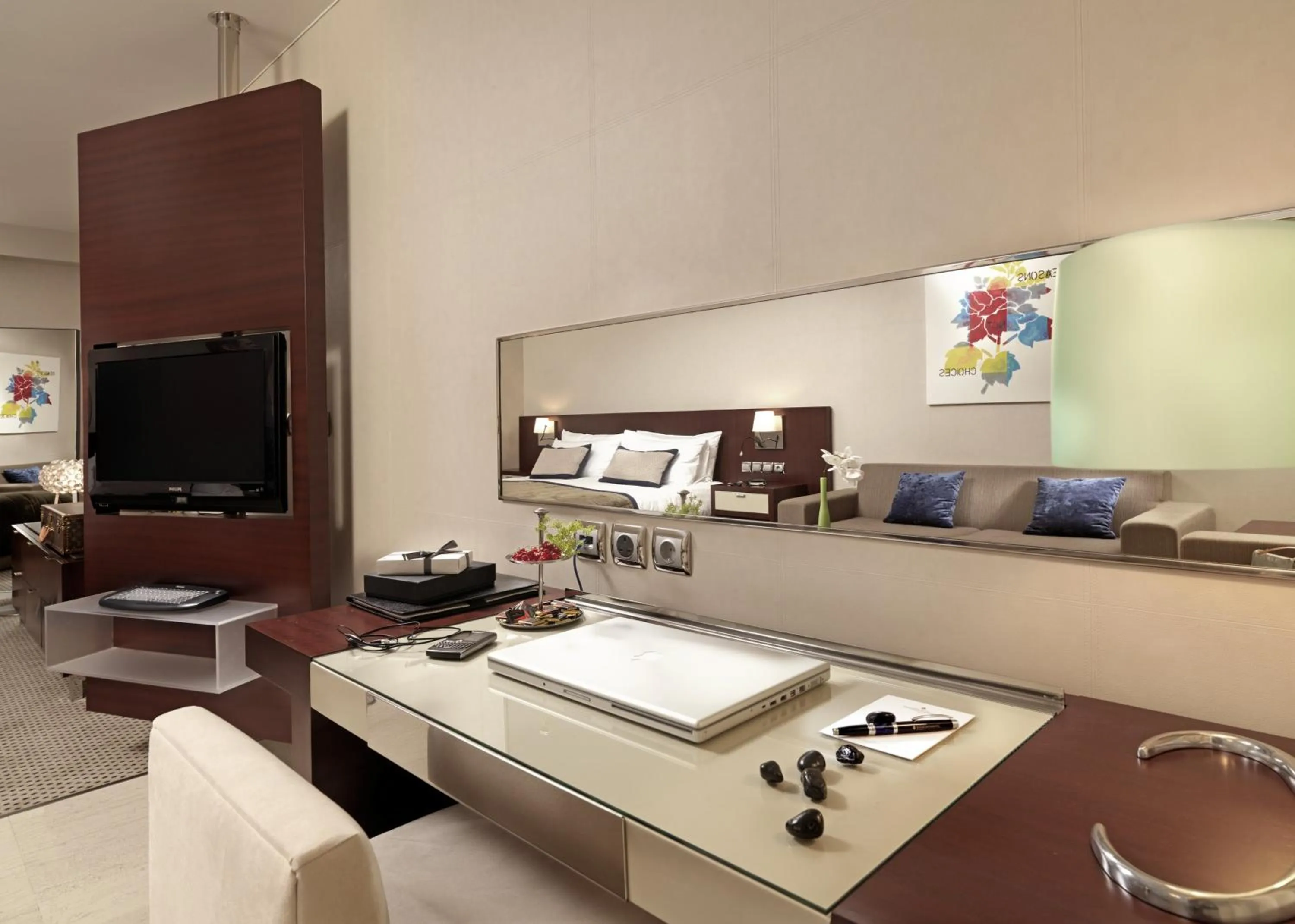 Photo of the whole room in Athenaeum Intercontinental by IHG